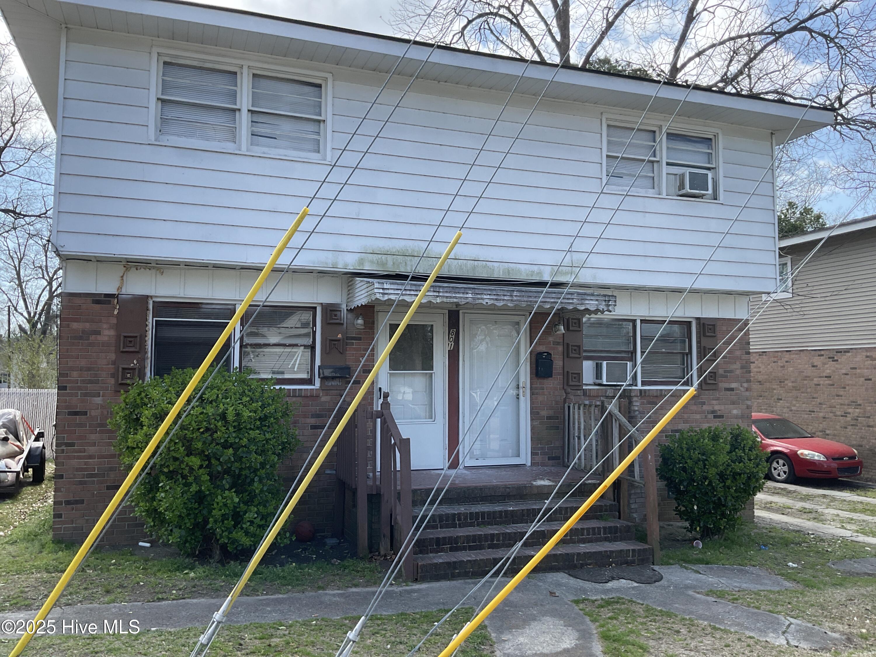 801-803 Colonial Avenue Property Photo 2