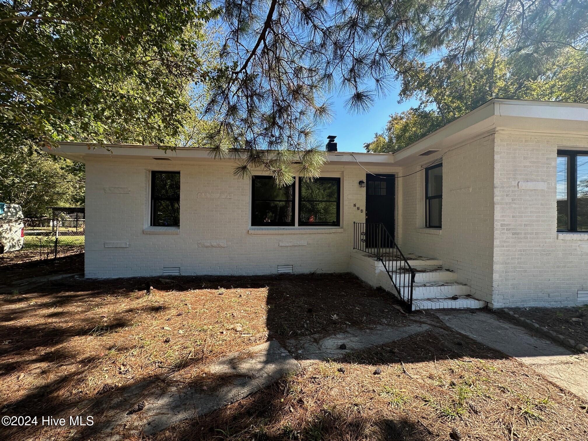 224 Hill Street Property Photo 2