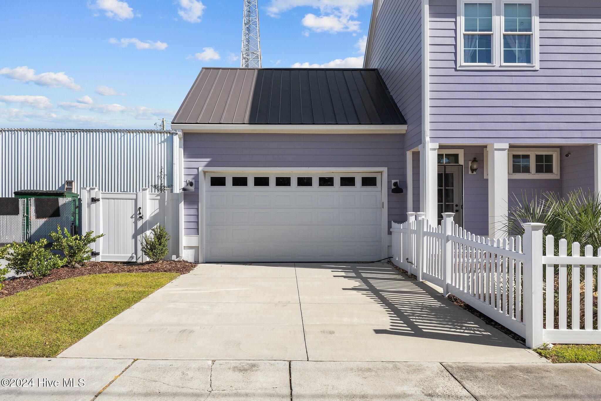 914 Evans Street Property Photo 4
