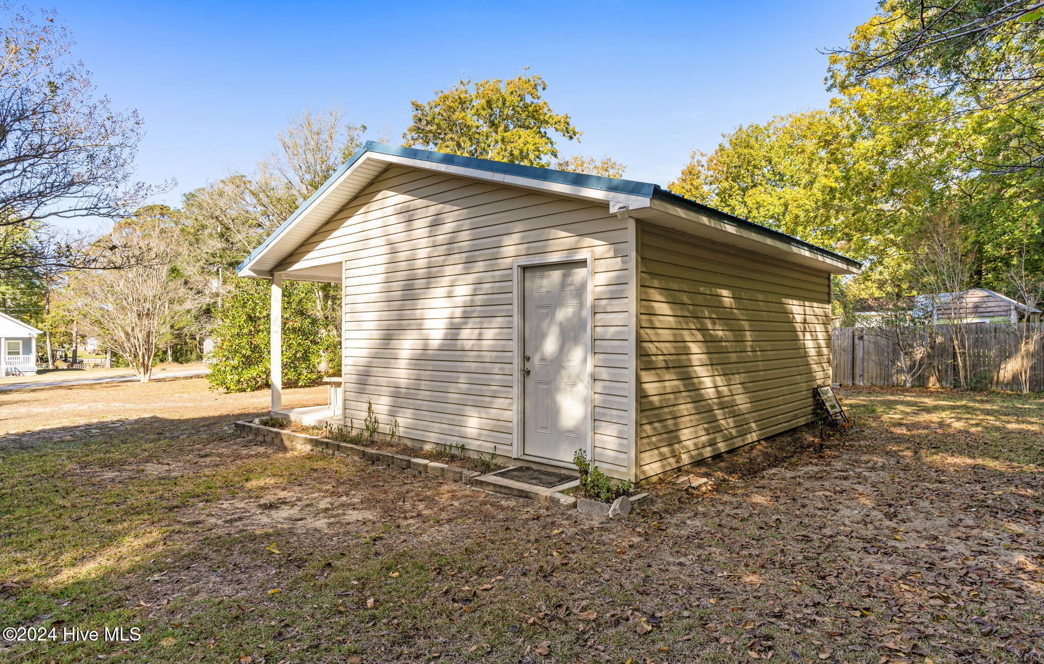 2562 Bessemer Drive Property Photo 12