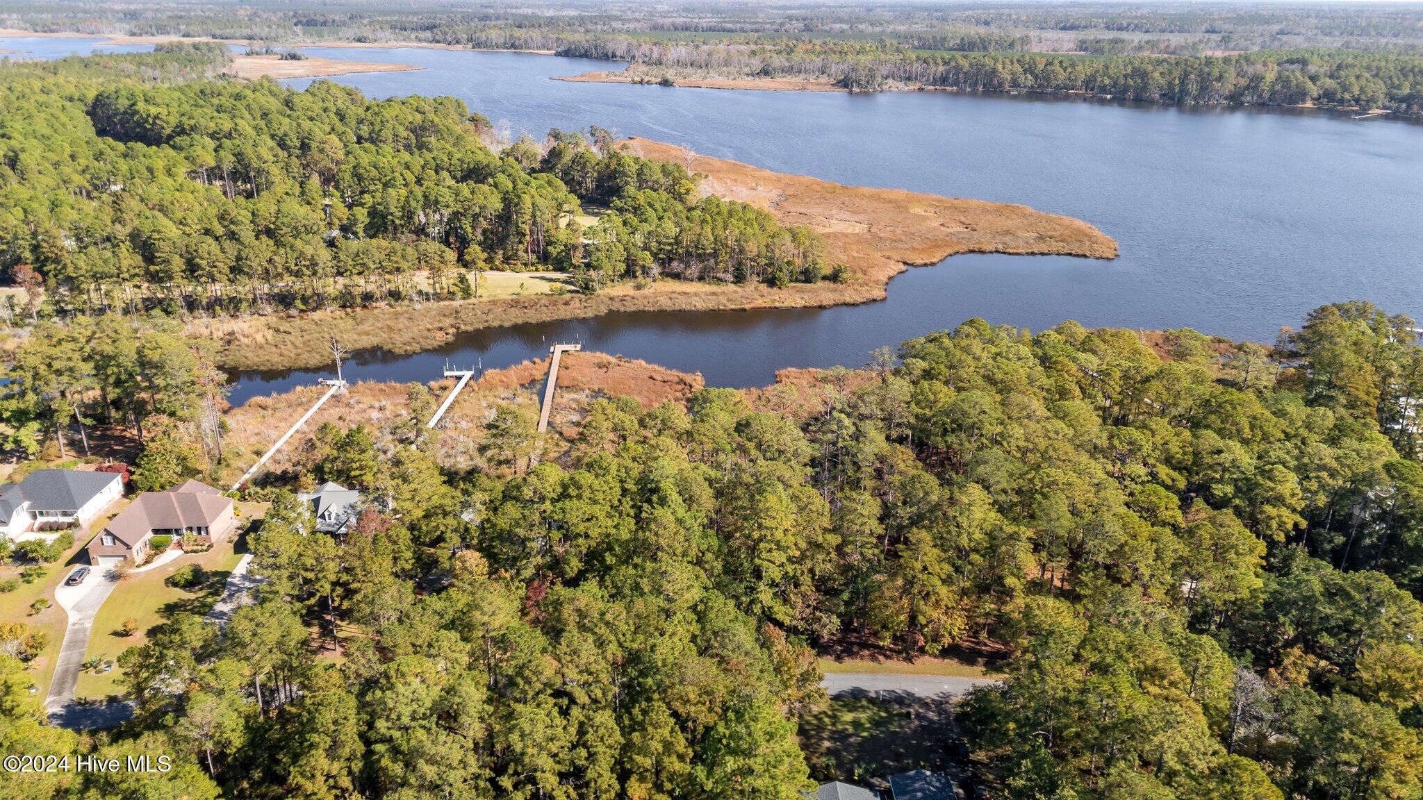 1106 Harbour Pointe Drive Property Photo 13