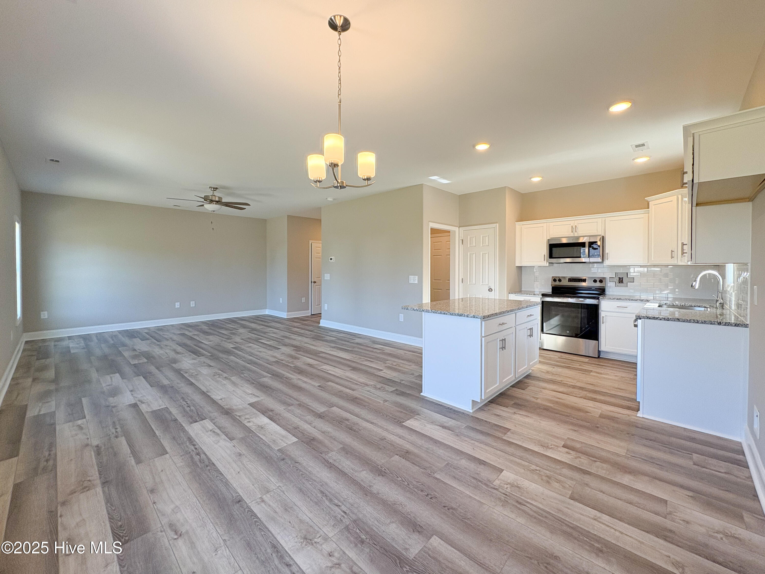 502 Yellow Birch Way Property Photo 6