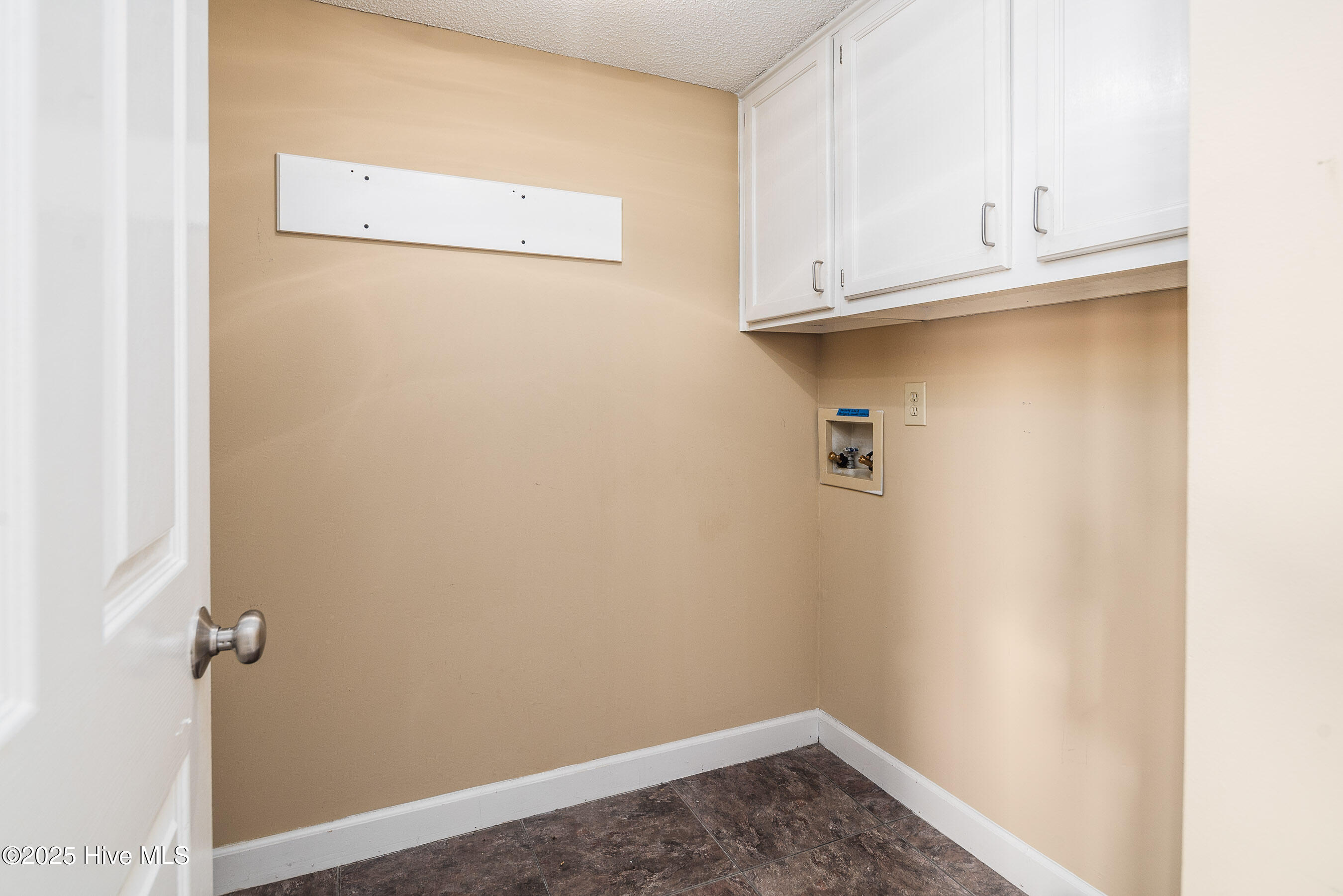 2043 Quail Ridge Road E Property Photo 24