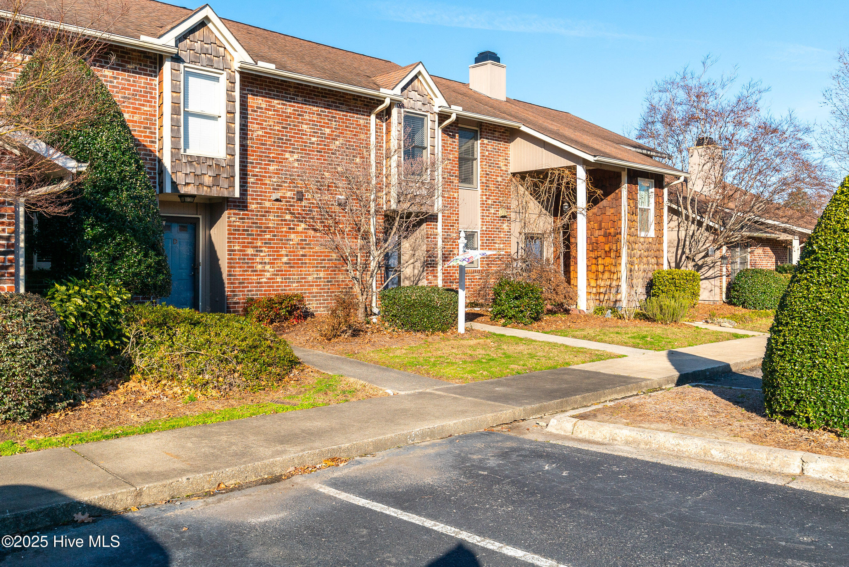 2043 Quail Ridge Road E Property Photo 31