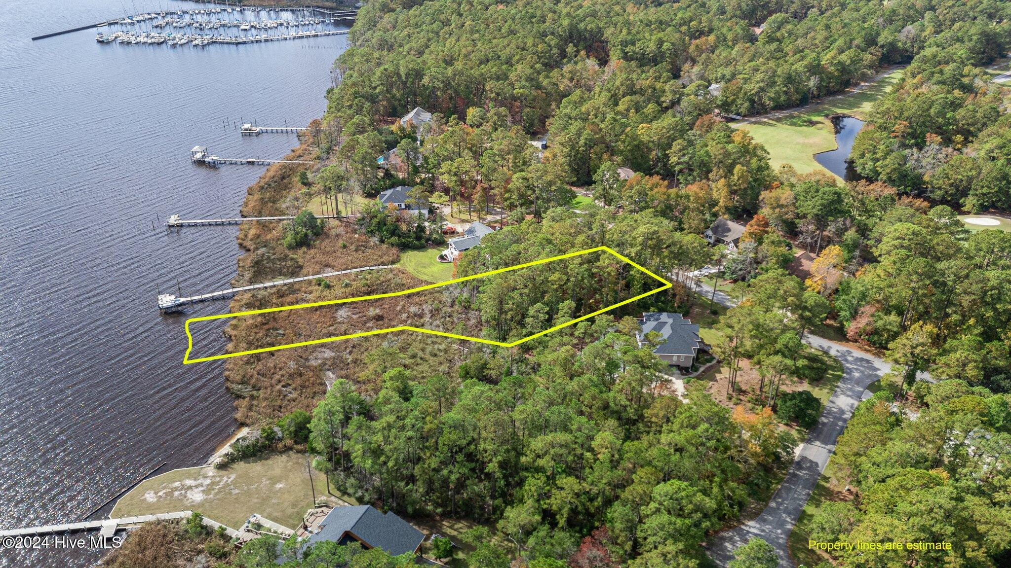 1020 Harbour Pointe Drive Property Photo 1