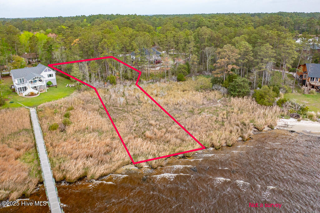 1020 Harbour Pointe Drive Property Photo 3