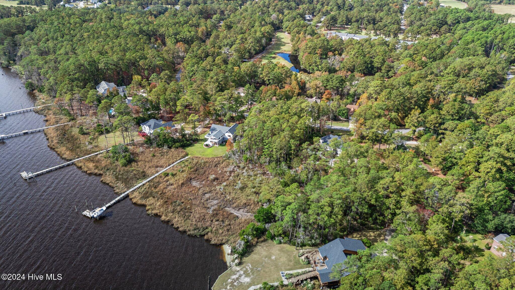 1020 Harbour Pointe Drive Property Photo 13