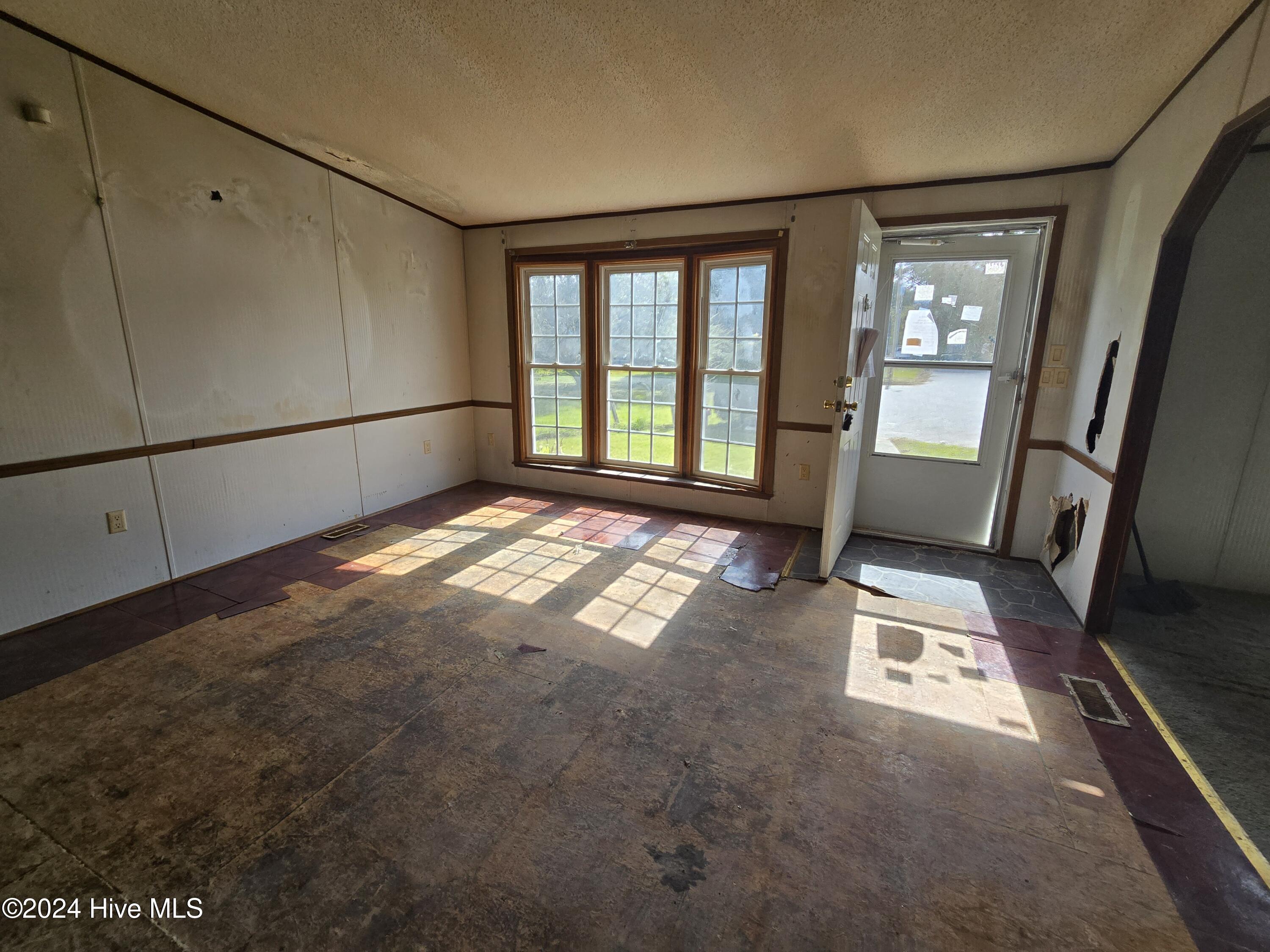 300 Horace Ward Avenue Property Photo 4