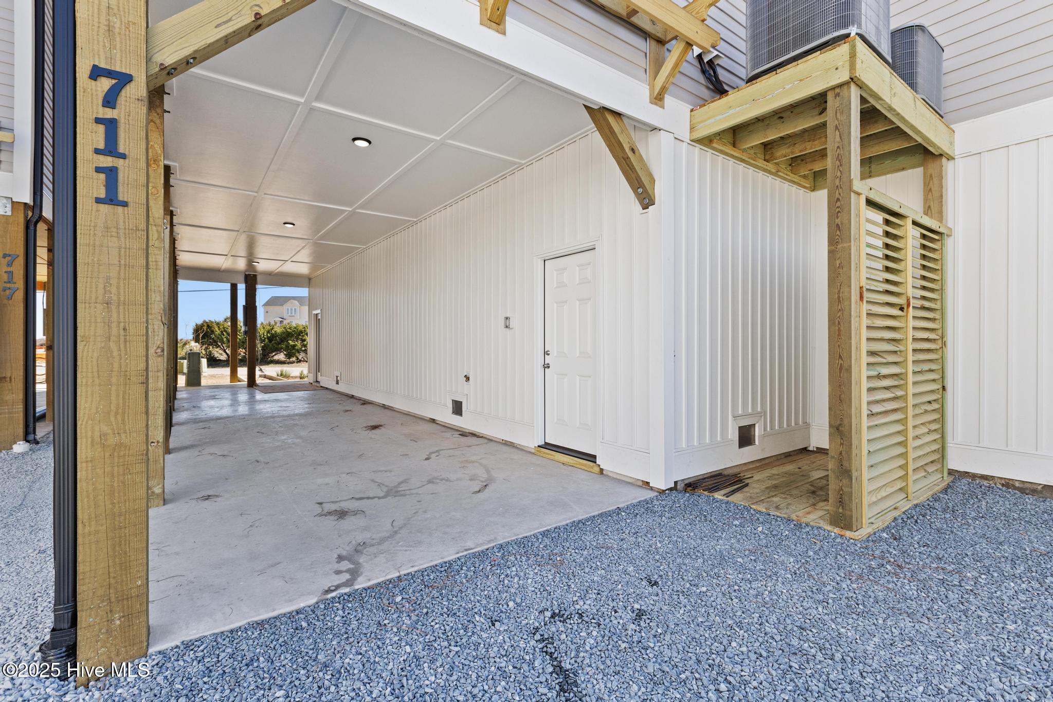 711 N Topsail Drive Property Photo 32