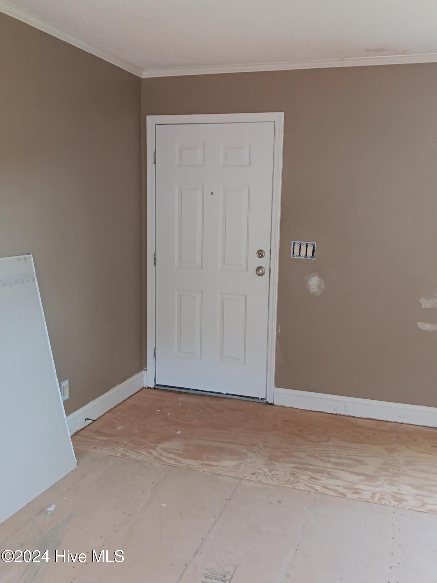 173 Weston Drive Property Photo 2