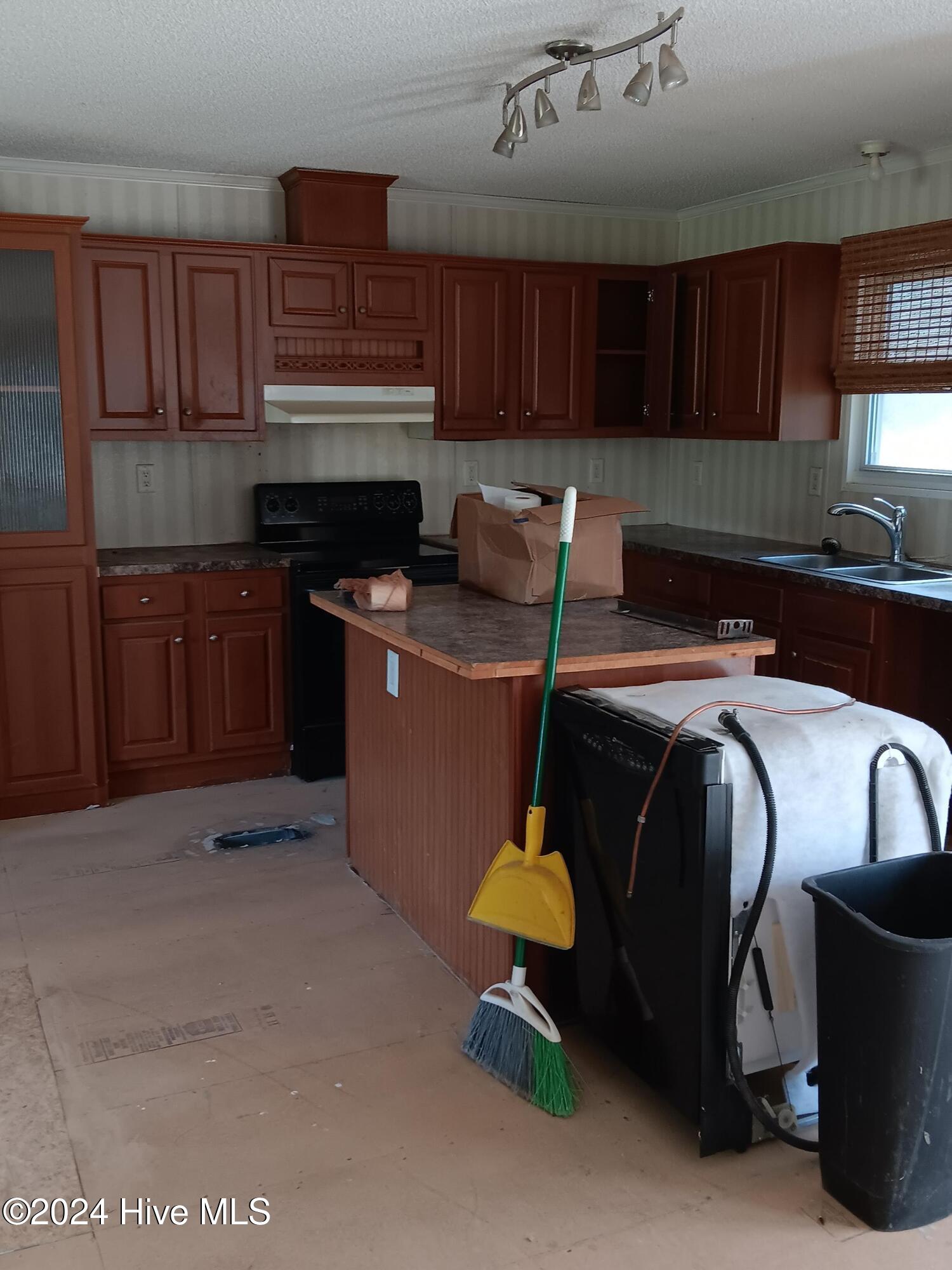 173 Weston Drive Property Photo 5