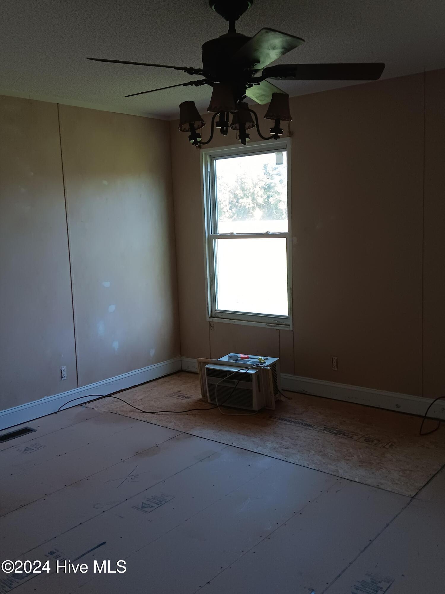 173 Weston Drive Property Photo 15