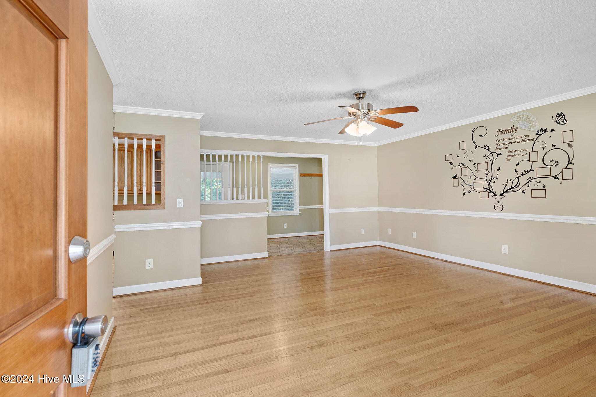 520 E Chelly Street Property Photo 3