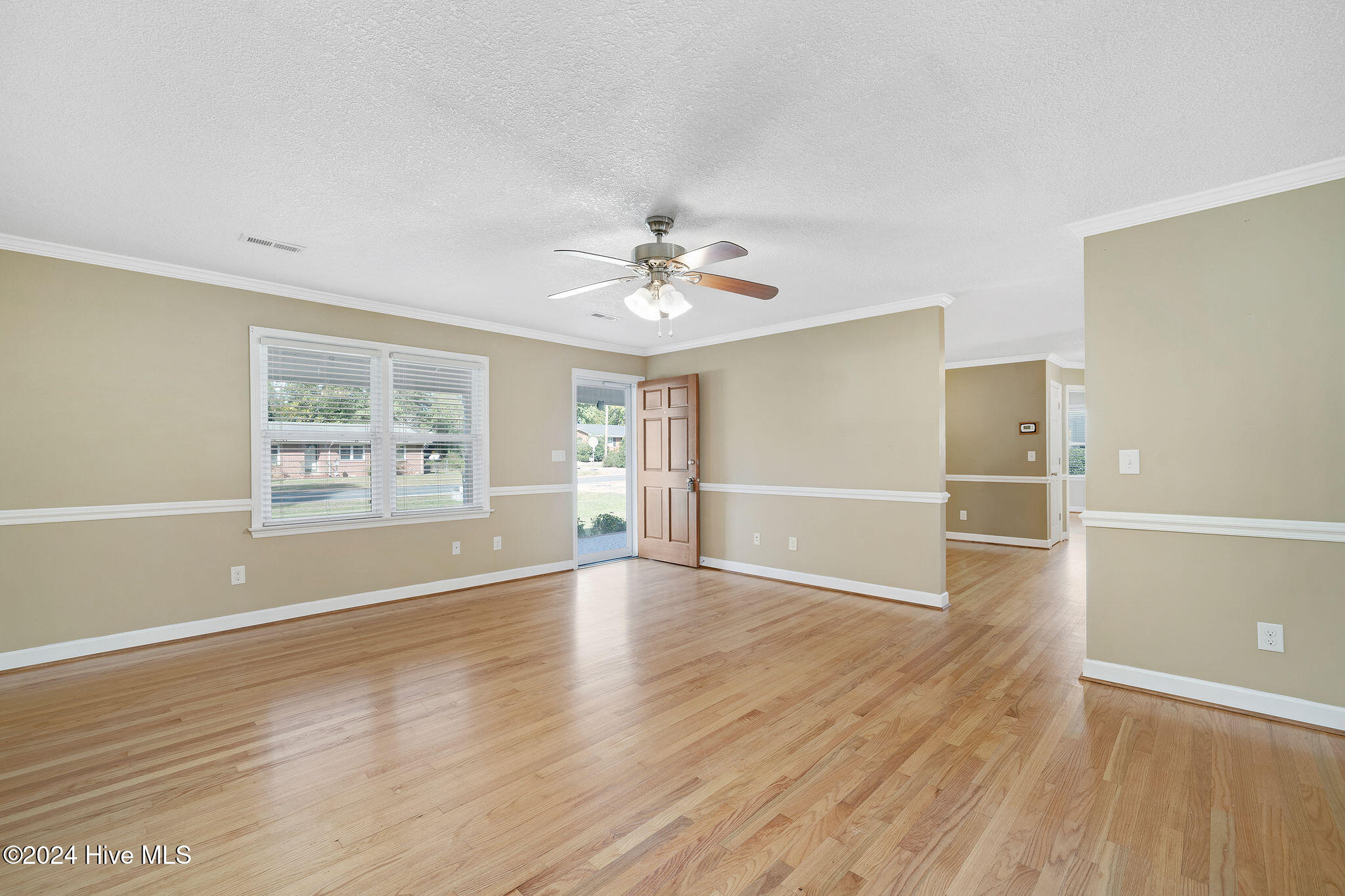 520 E Chelly Street Property Photo 4