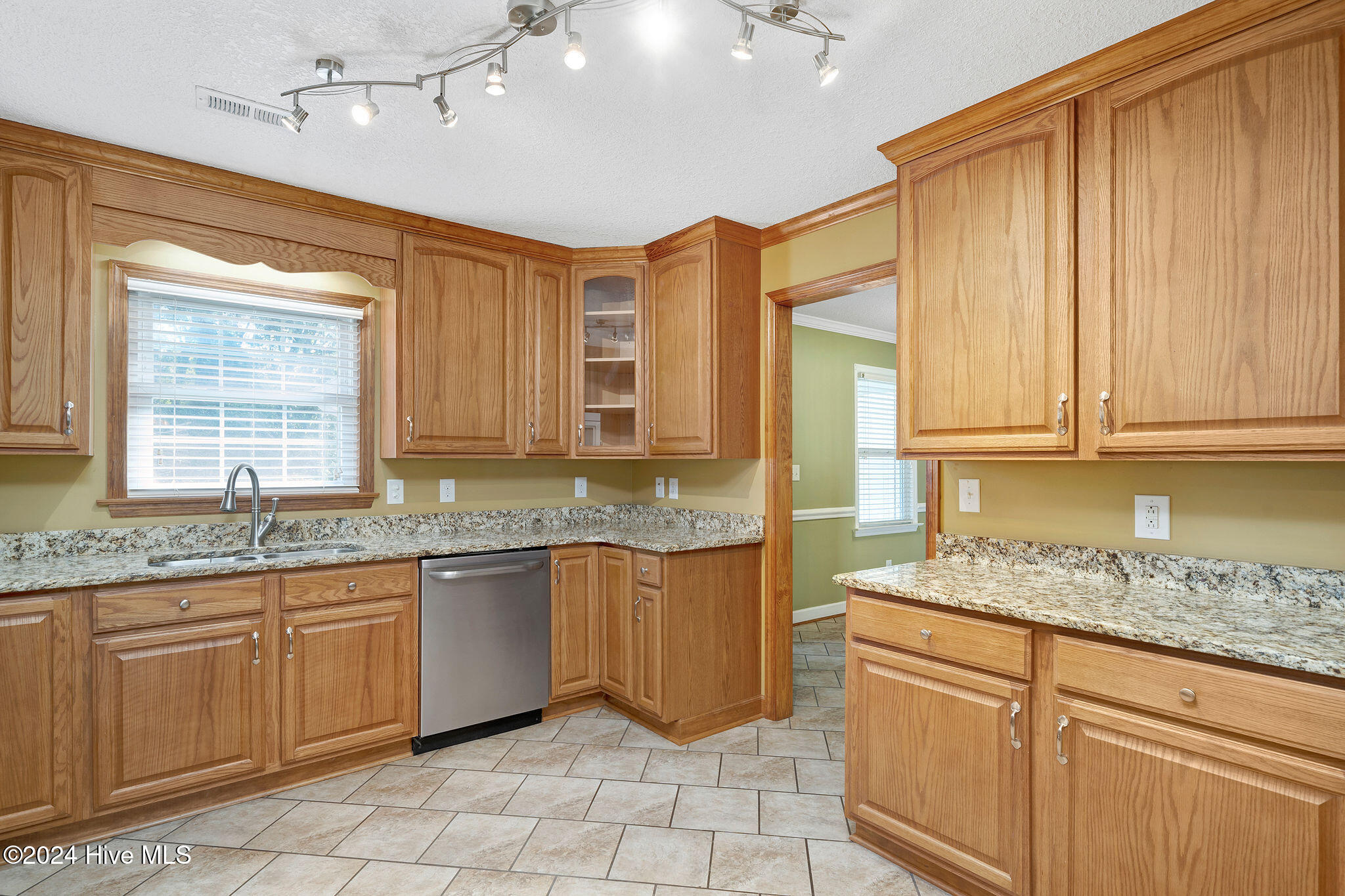 520 E Chelly Street Property Photo 6