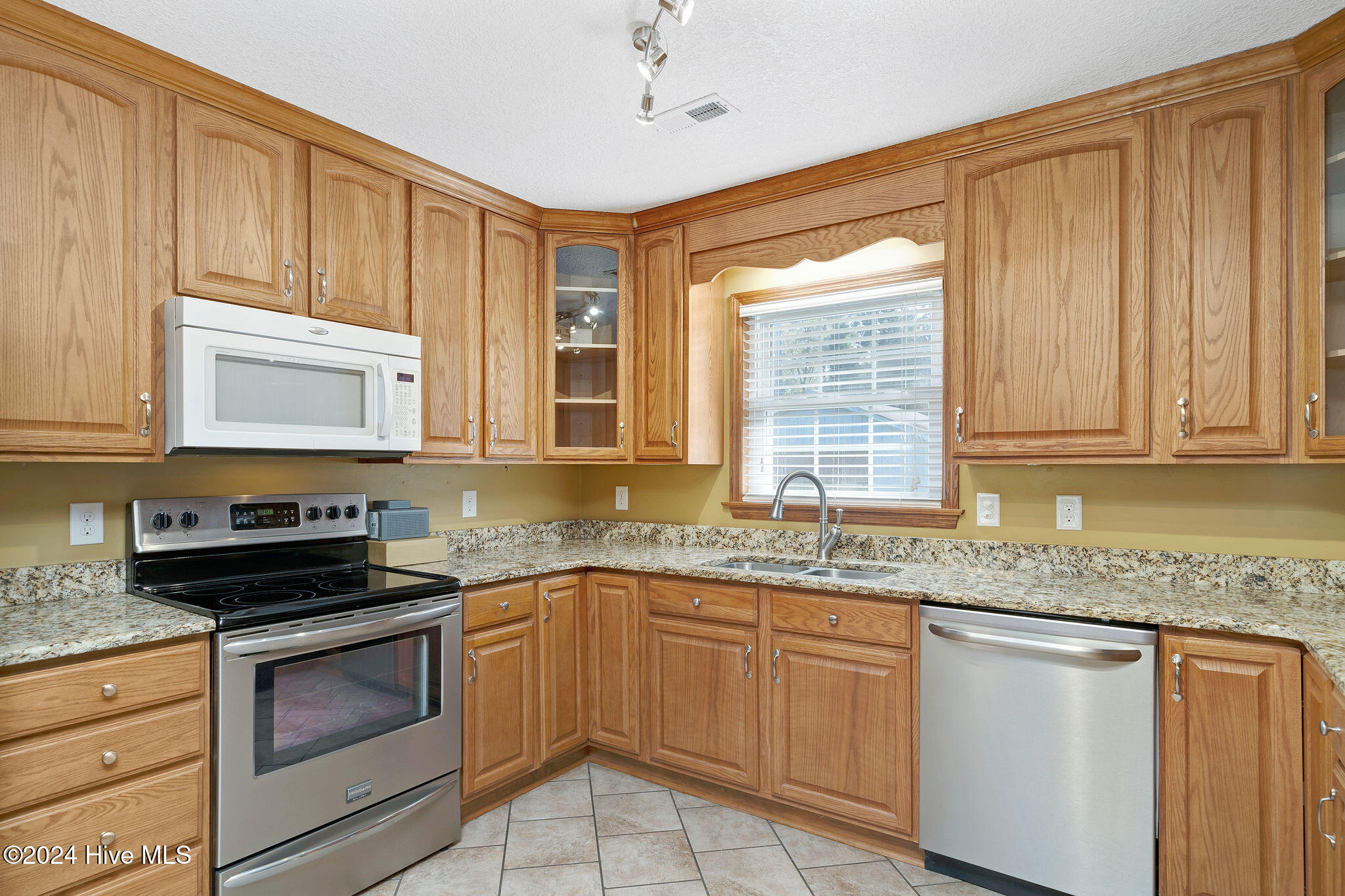 520 E Chelly Street Property Photo 8