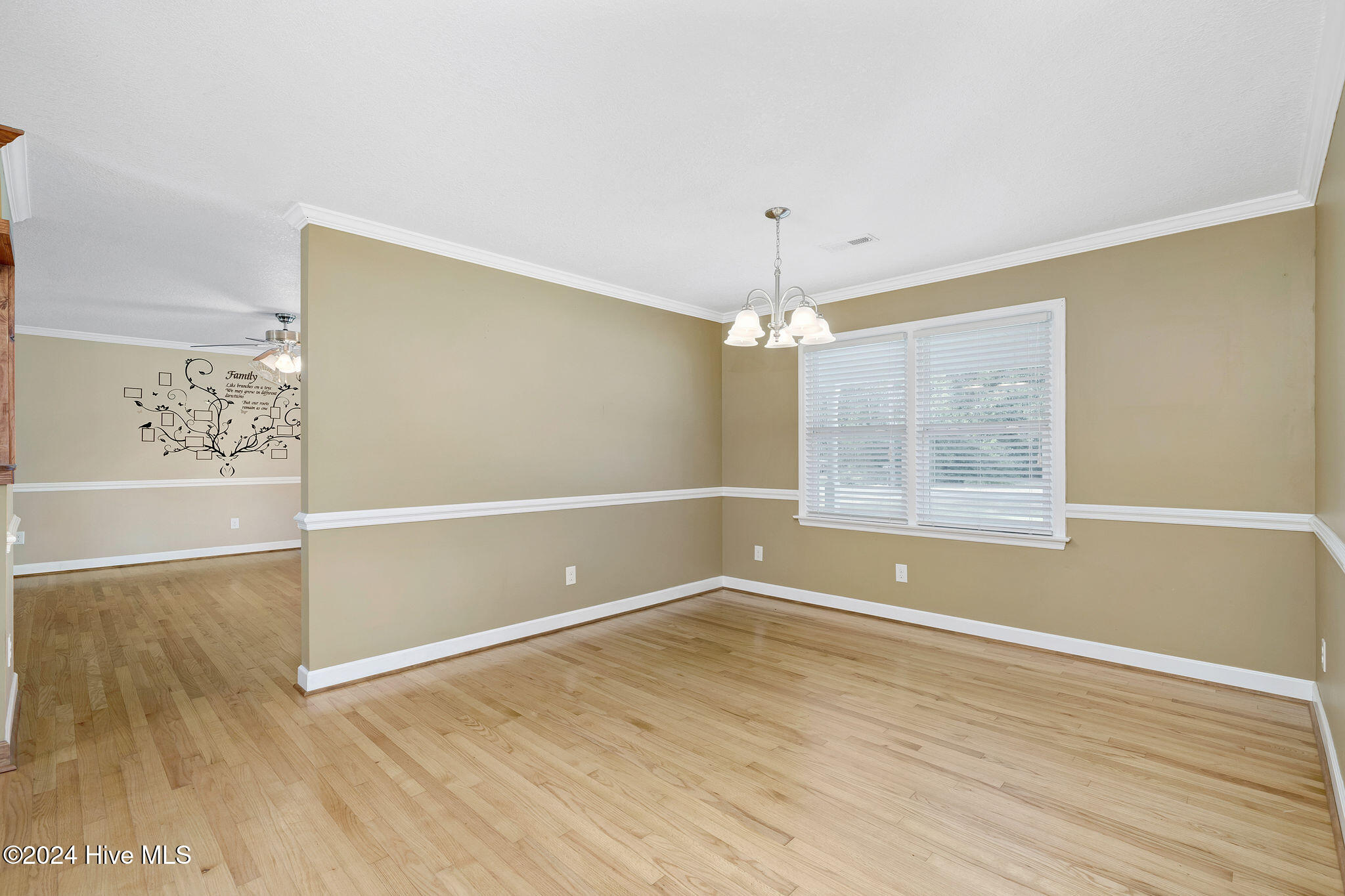 520 E Chelly Street Property Photo 10