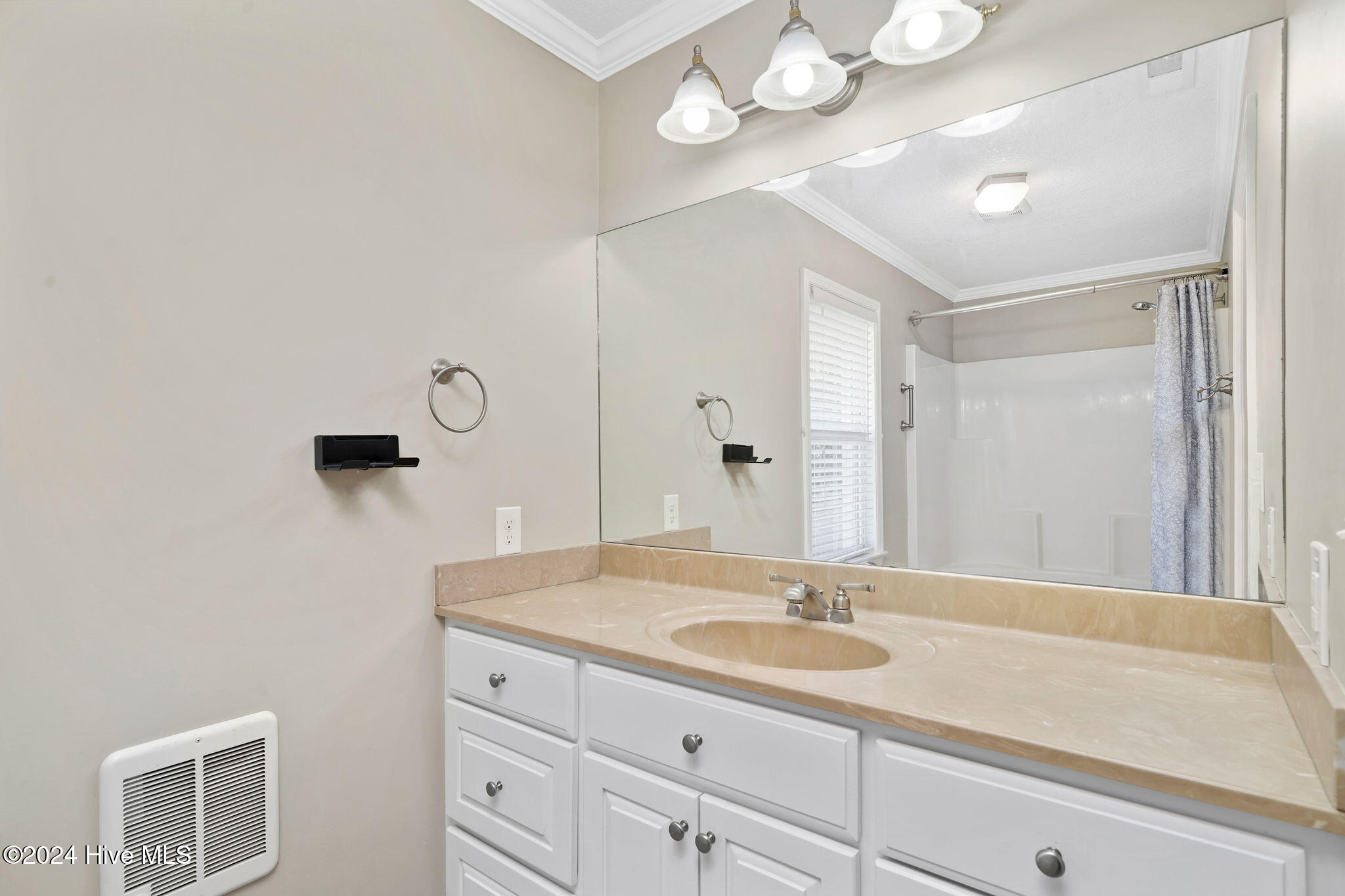 520 E Chelly Street Property Photo 16