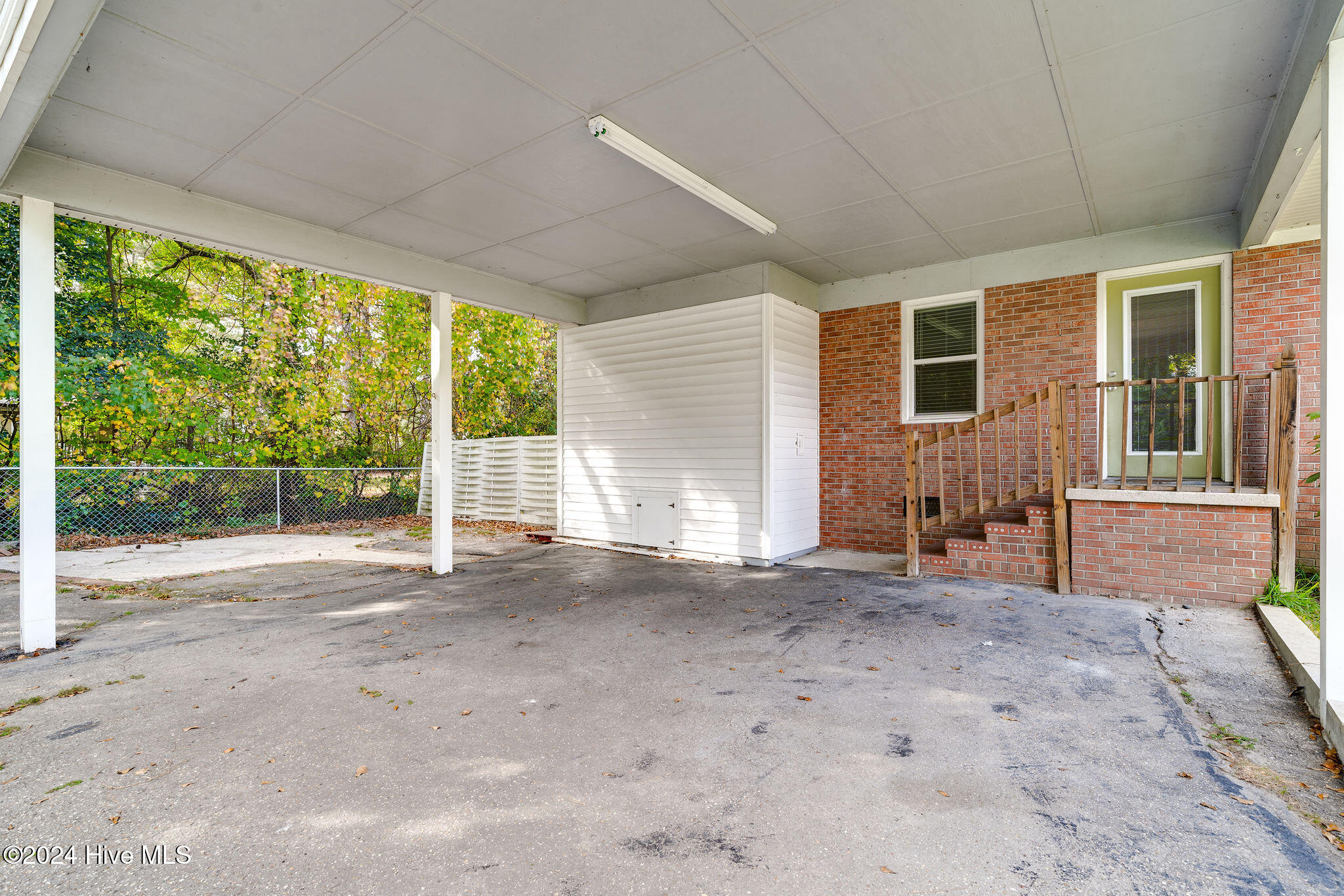 520 E Chelly Street Property Photo 22