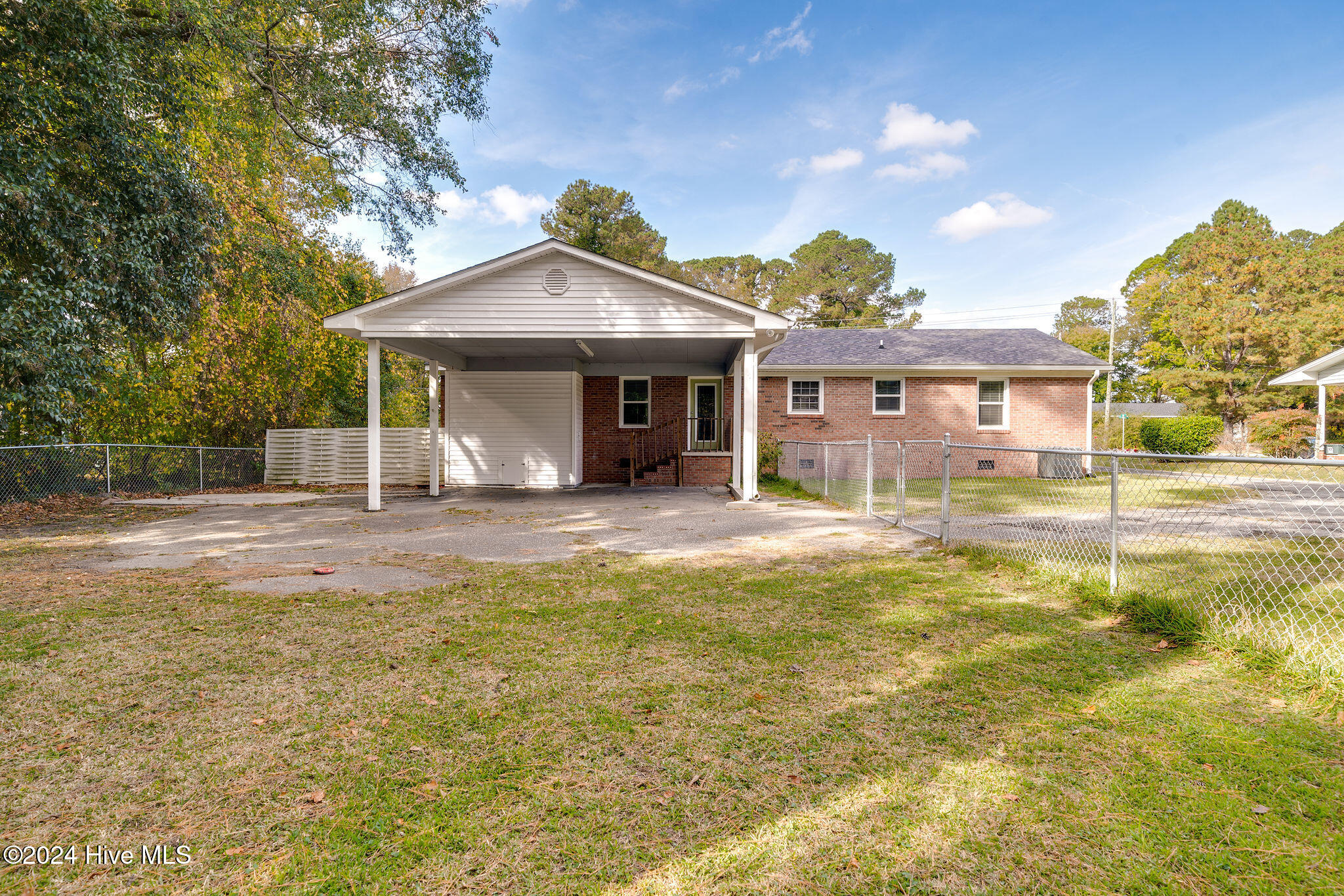 520 E Chelly Street Property Photo 23