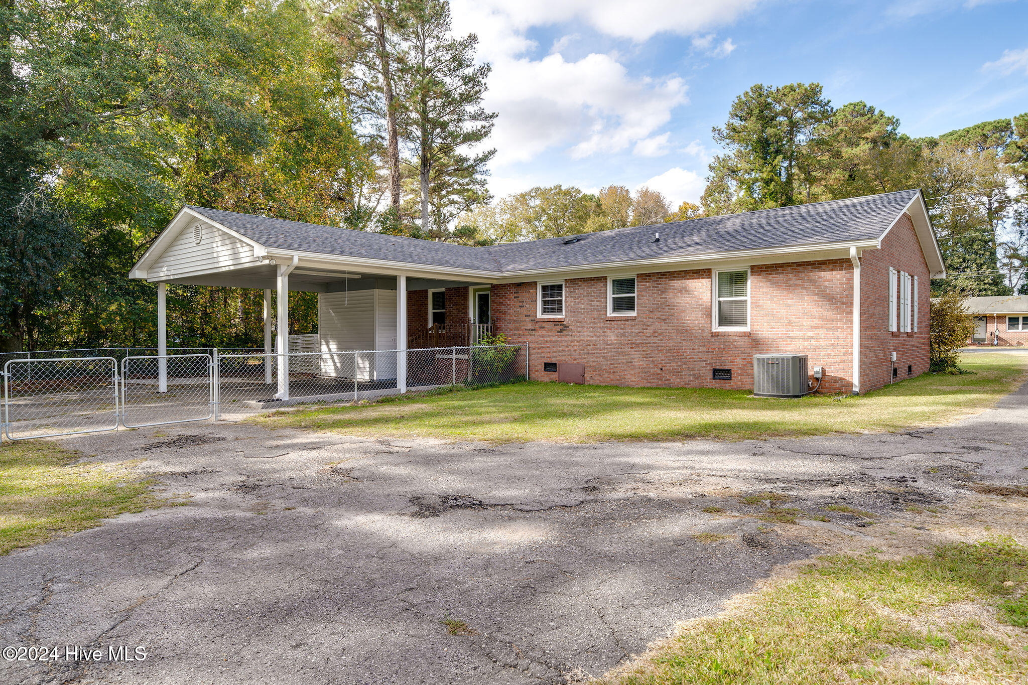 520 E Chelly Street Property Photo 27