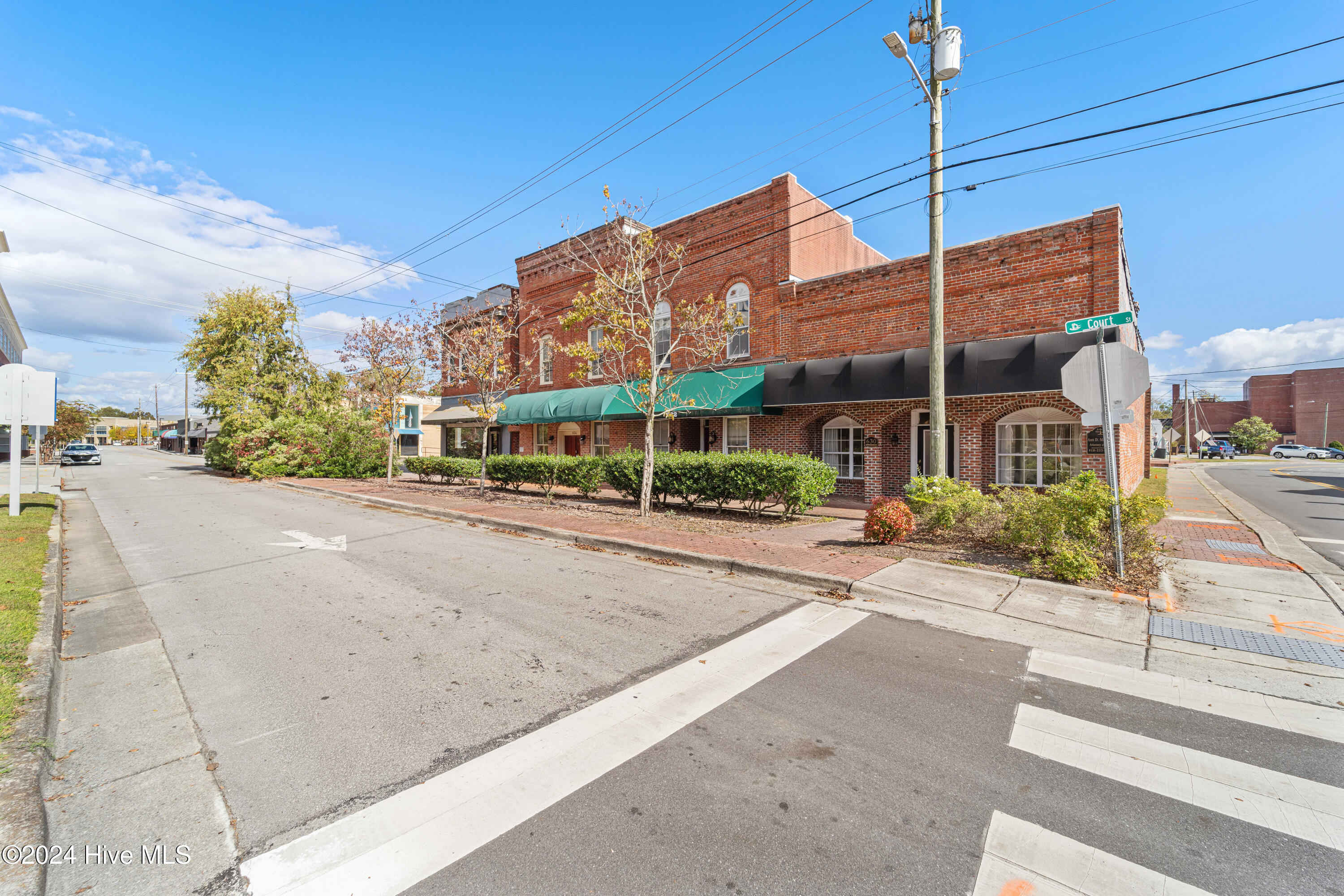 634 Court Street Property Photo 4