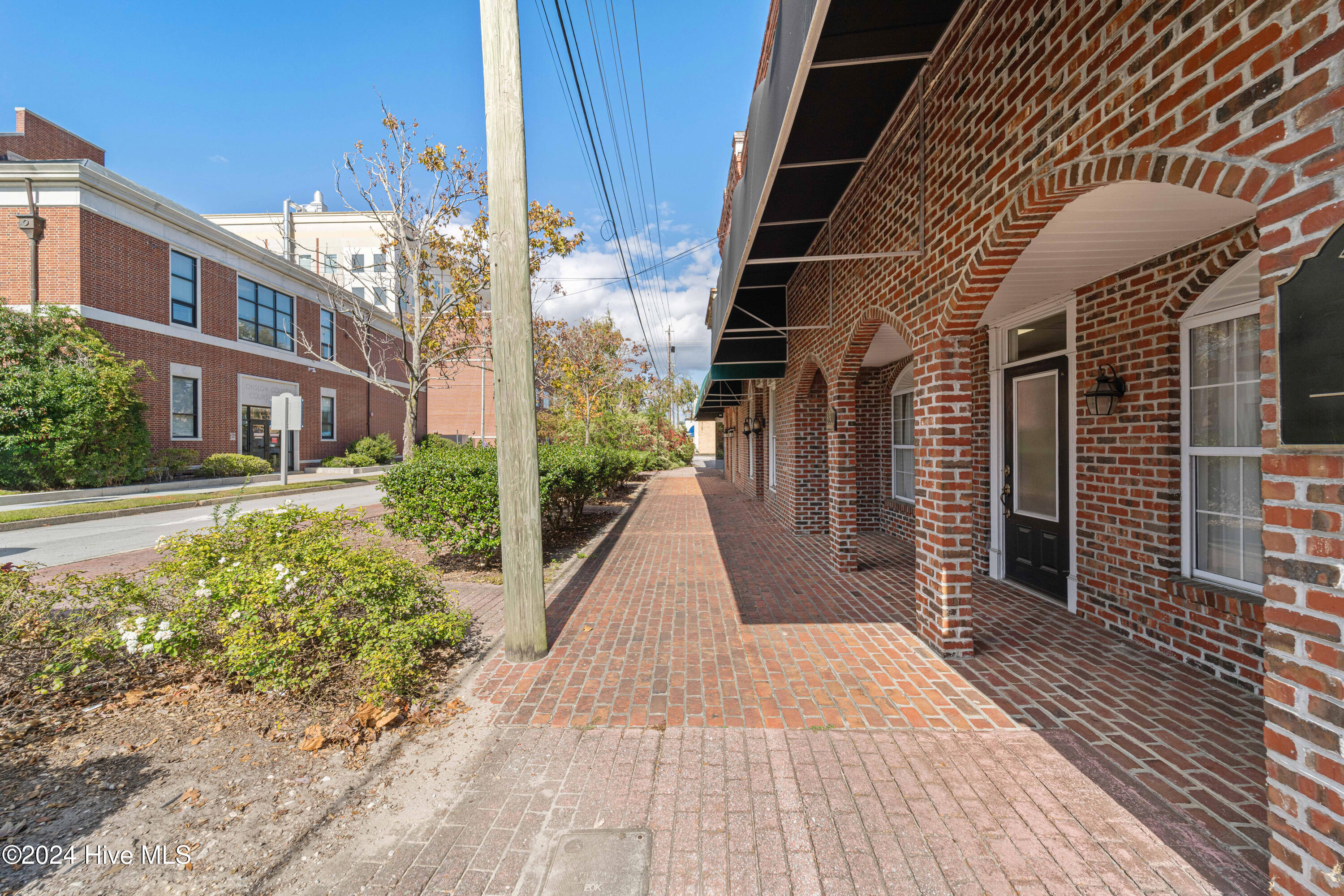 634 Court Street Property Photo 6