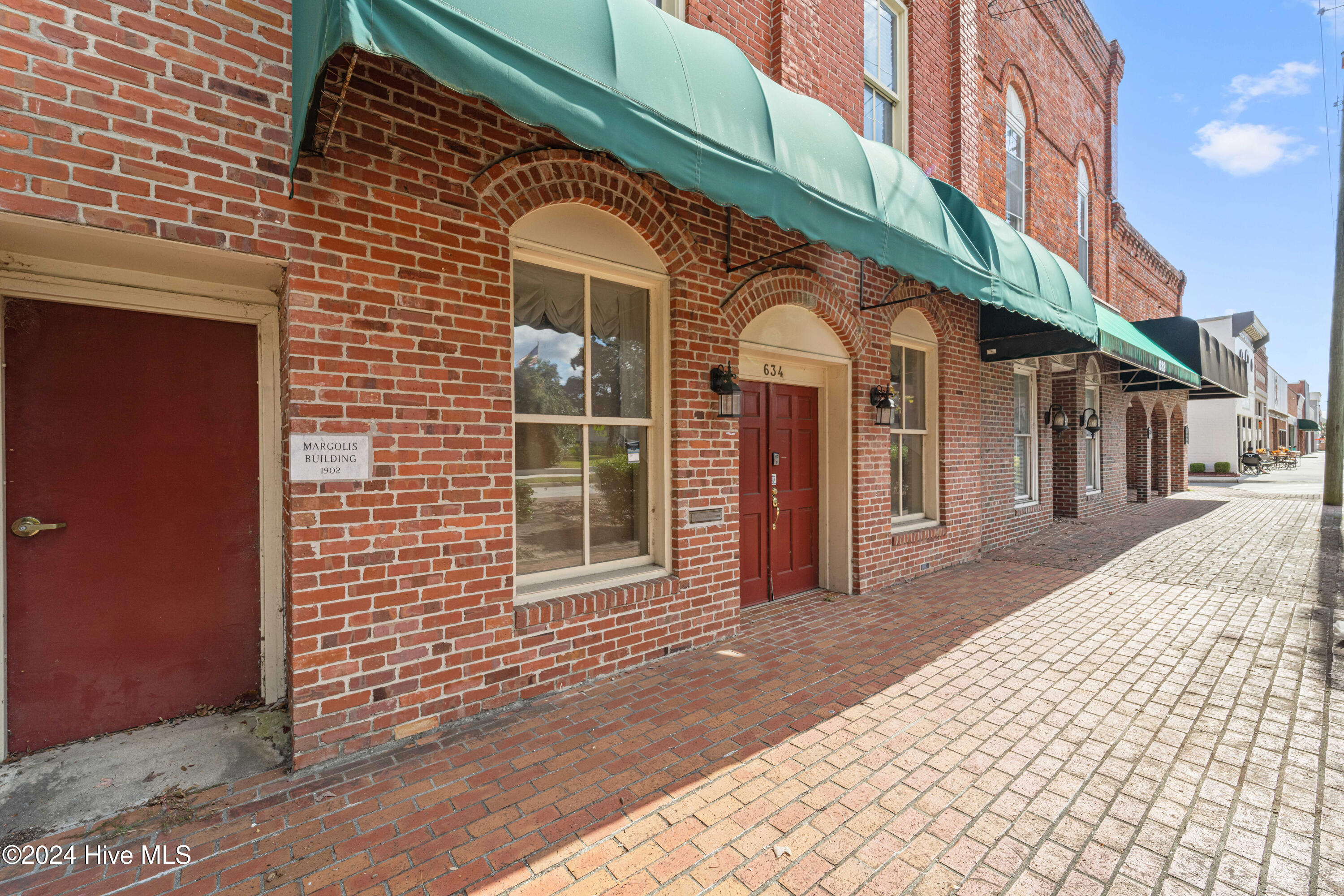 634 Court Street Property Photo 7