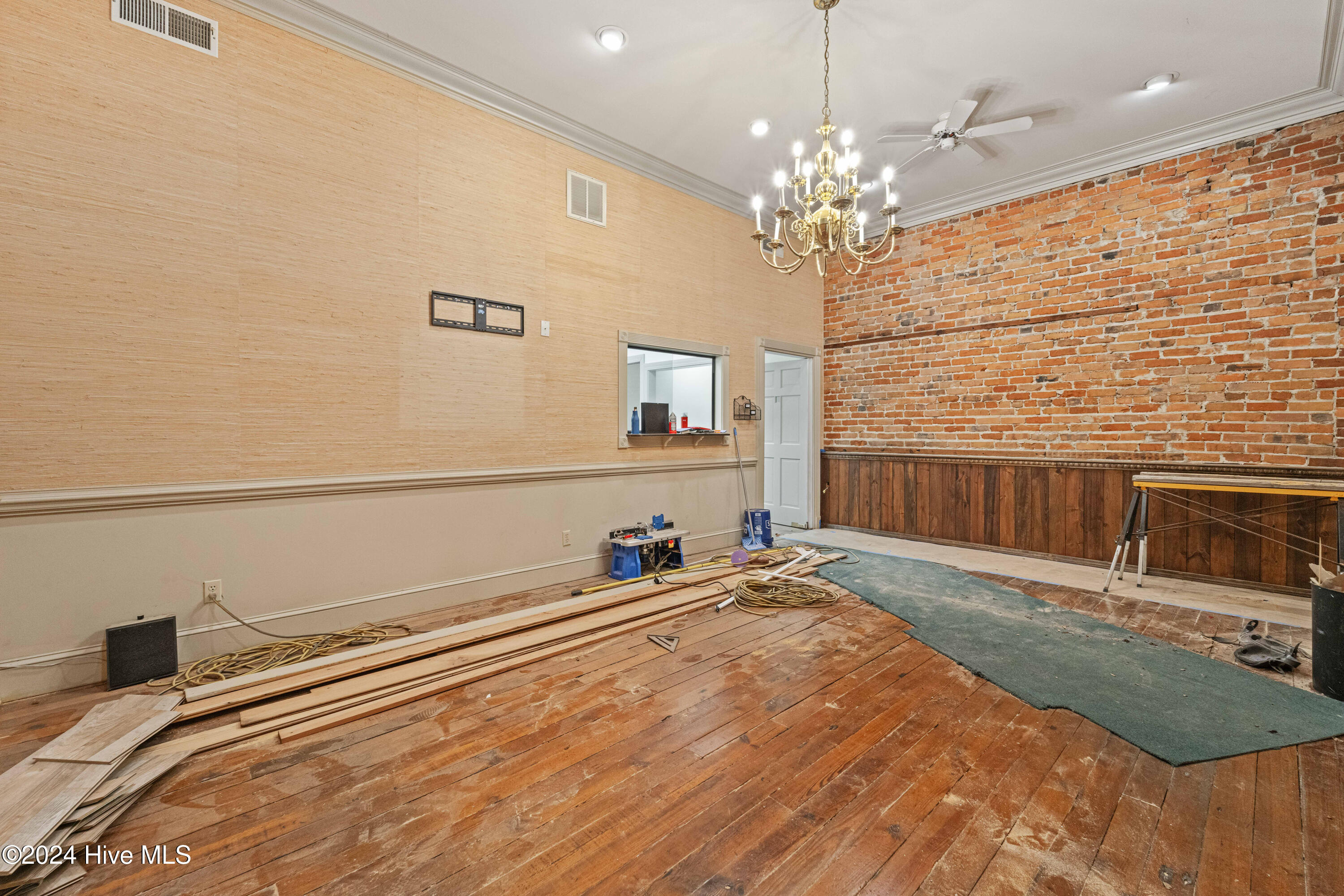 634 Court Street Property Photo 11