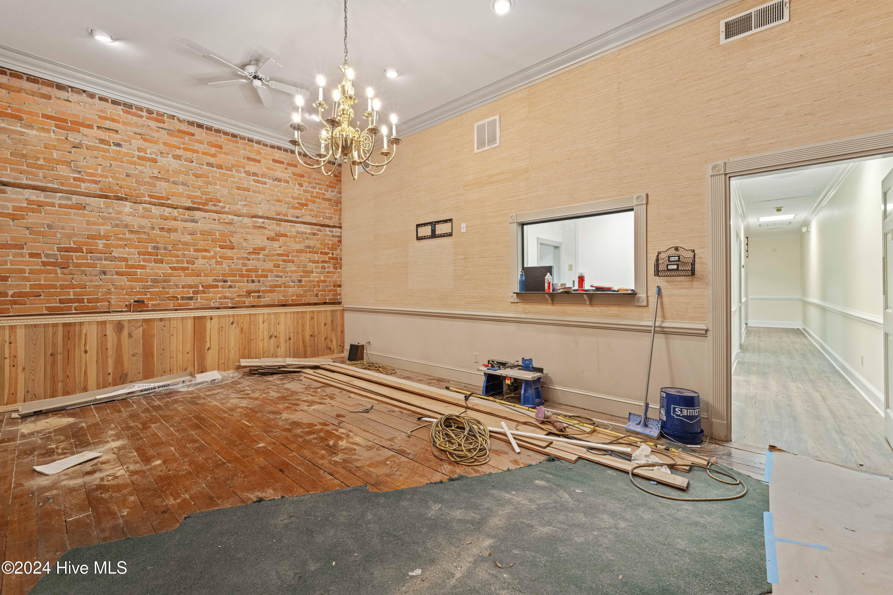 634 Court Street Property Photo 14