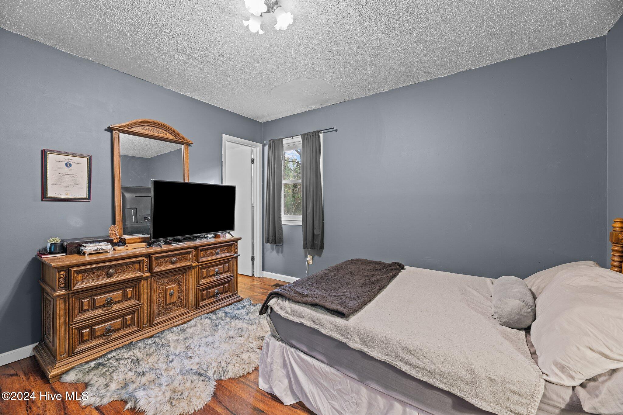 2603 N Hills Drive Property Photo 4