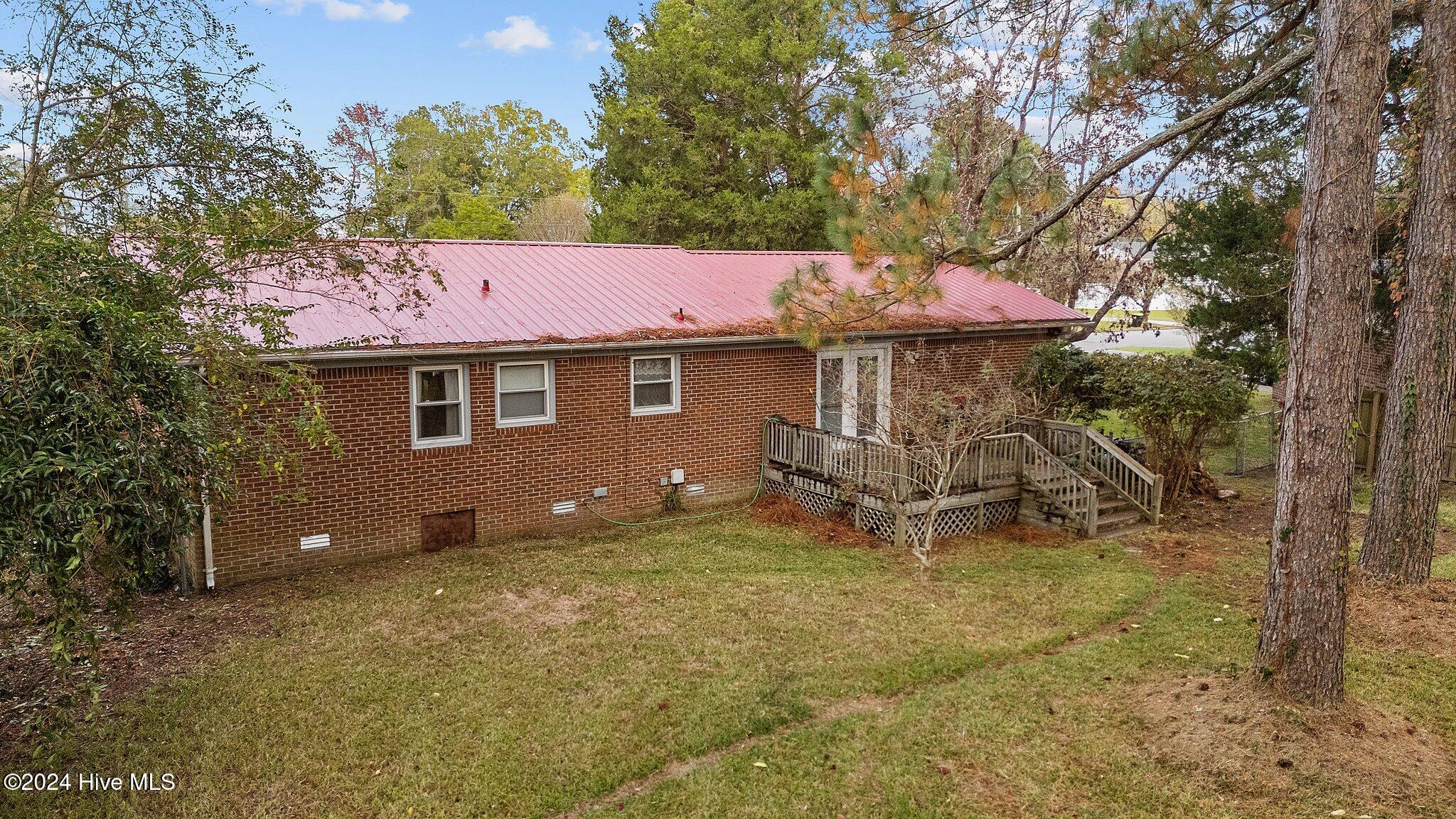 2603 N Hills Drive Property Photo 5