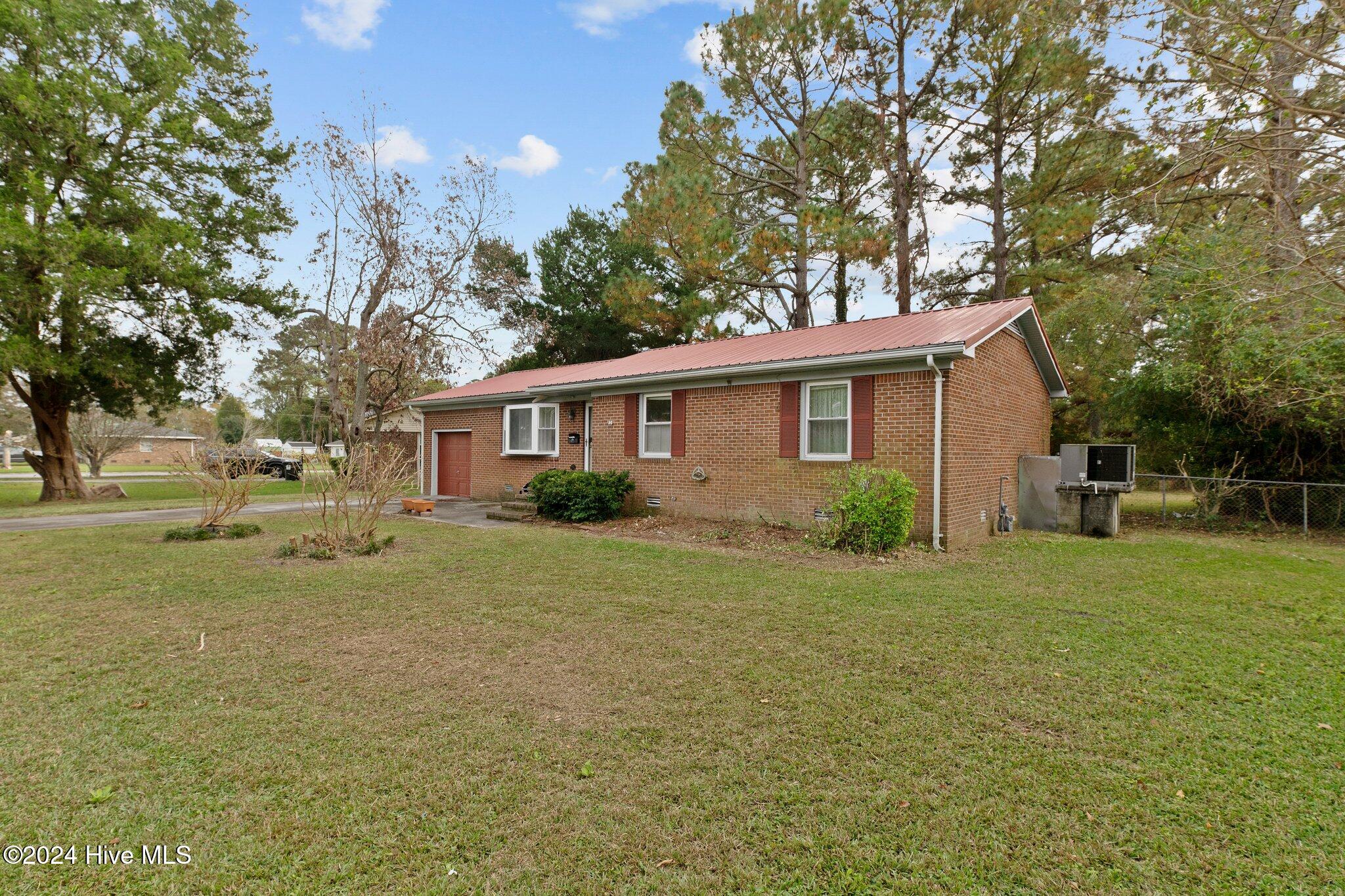 2603 N Hills Drive Property Photo 6