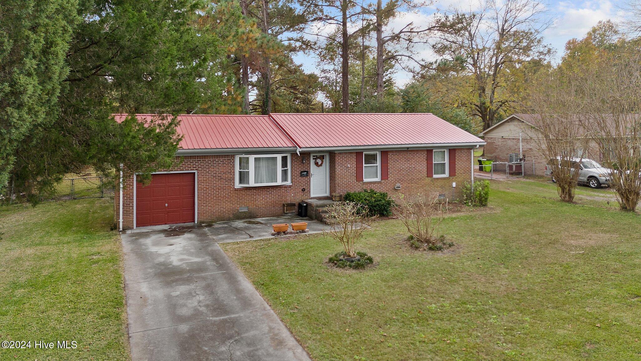 2603 N Hills Drive Property Photo 9