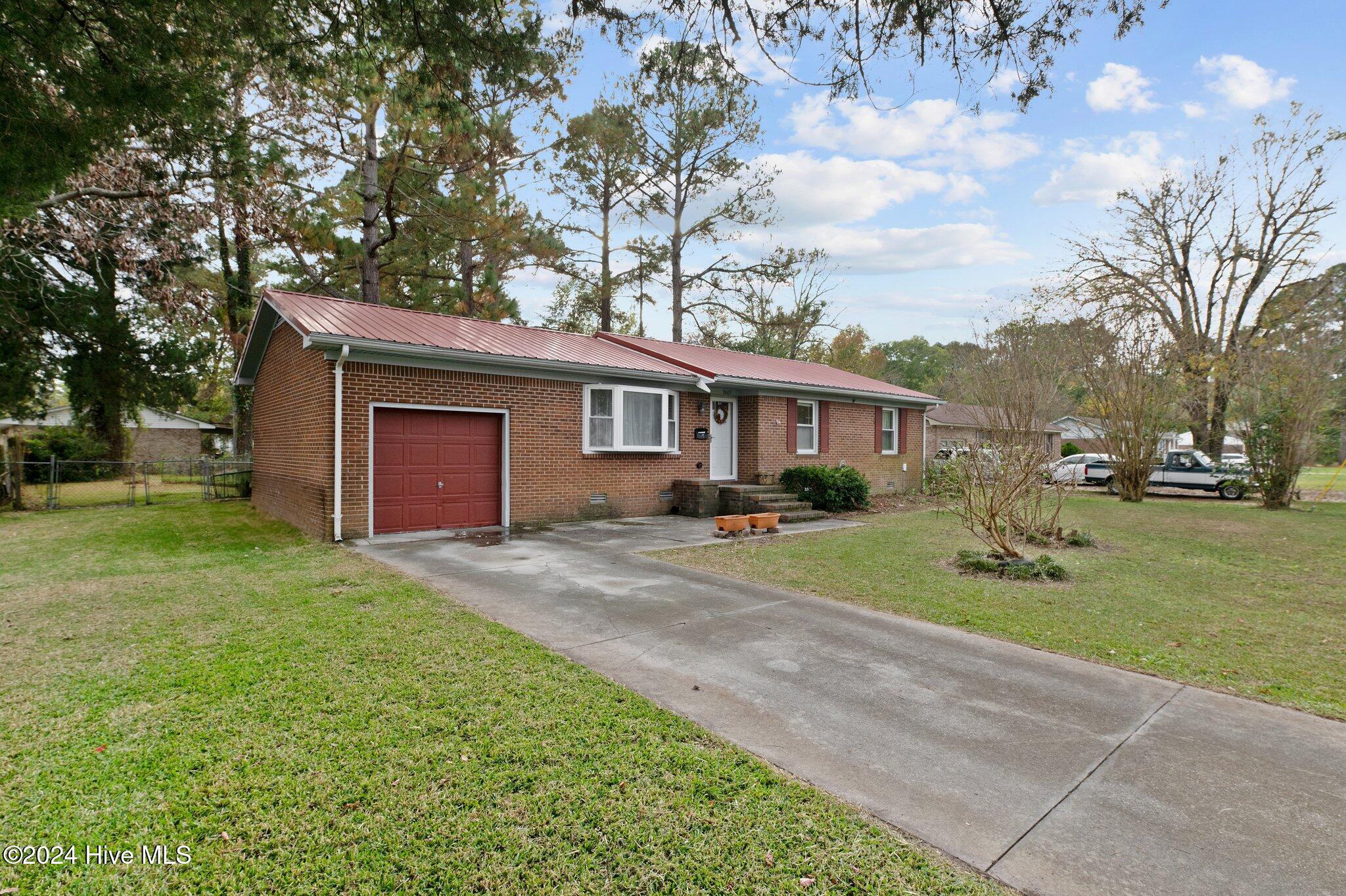 2603 N Hills Drive Property Photo 10