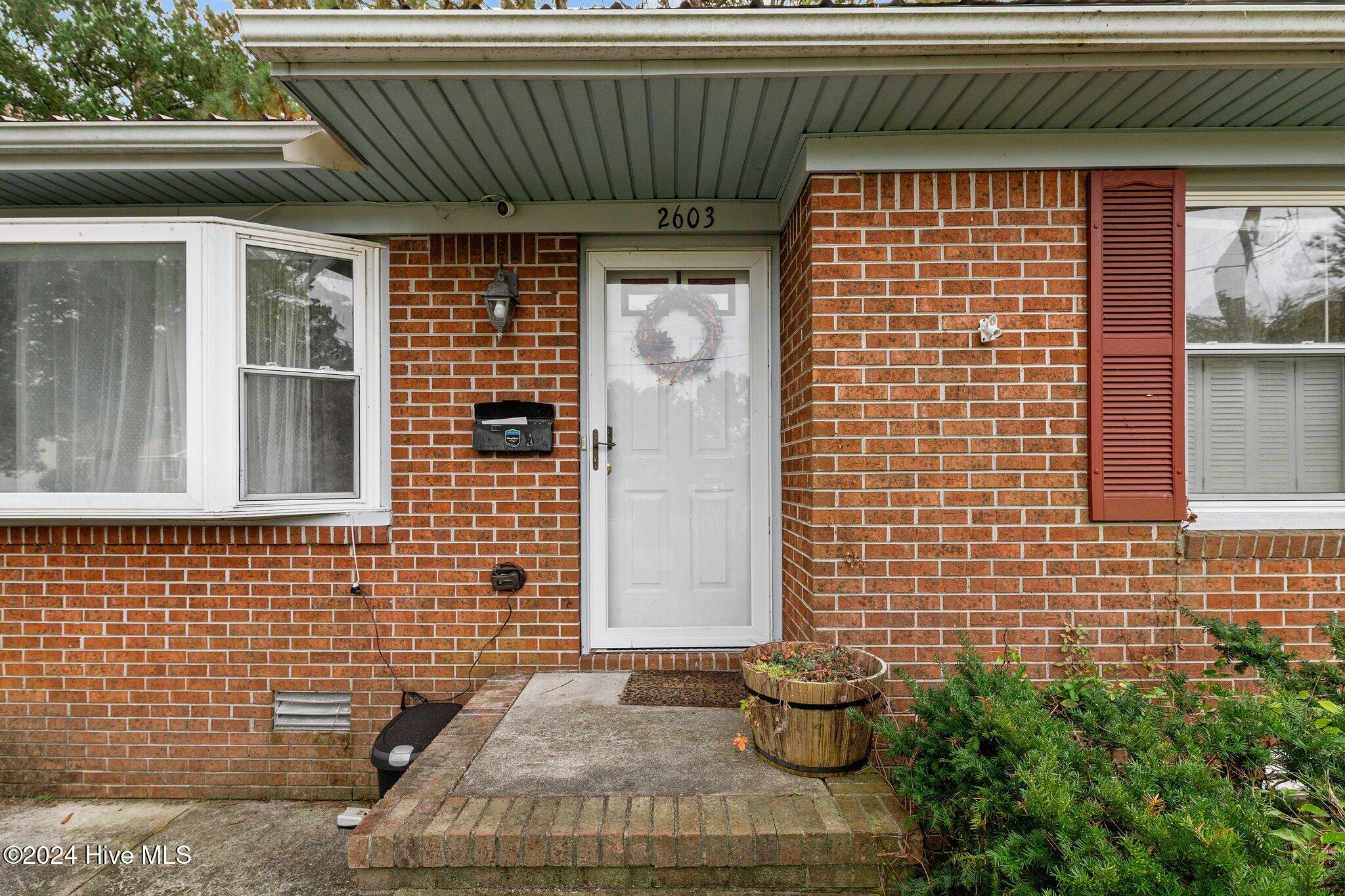 2603 N Hills Drive Property Photo 11