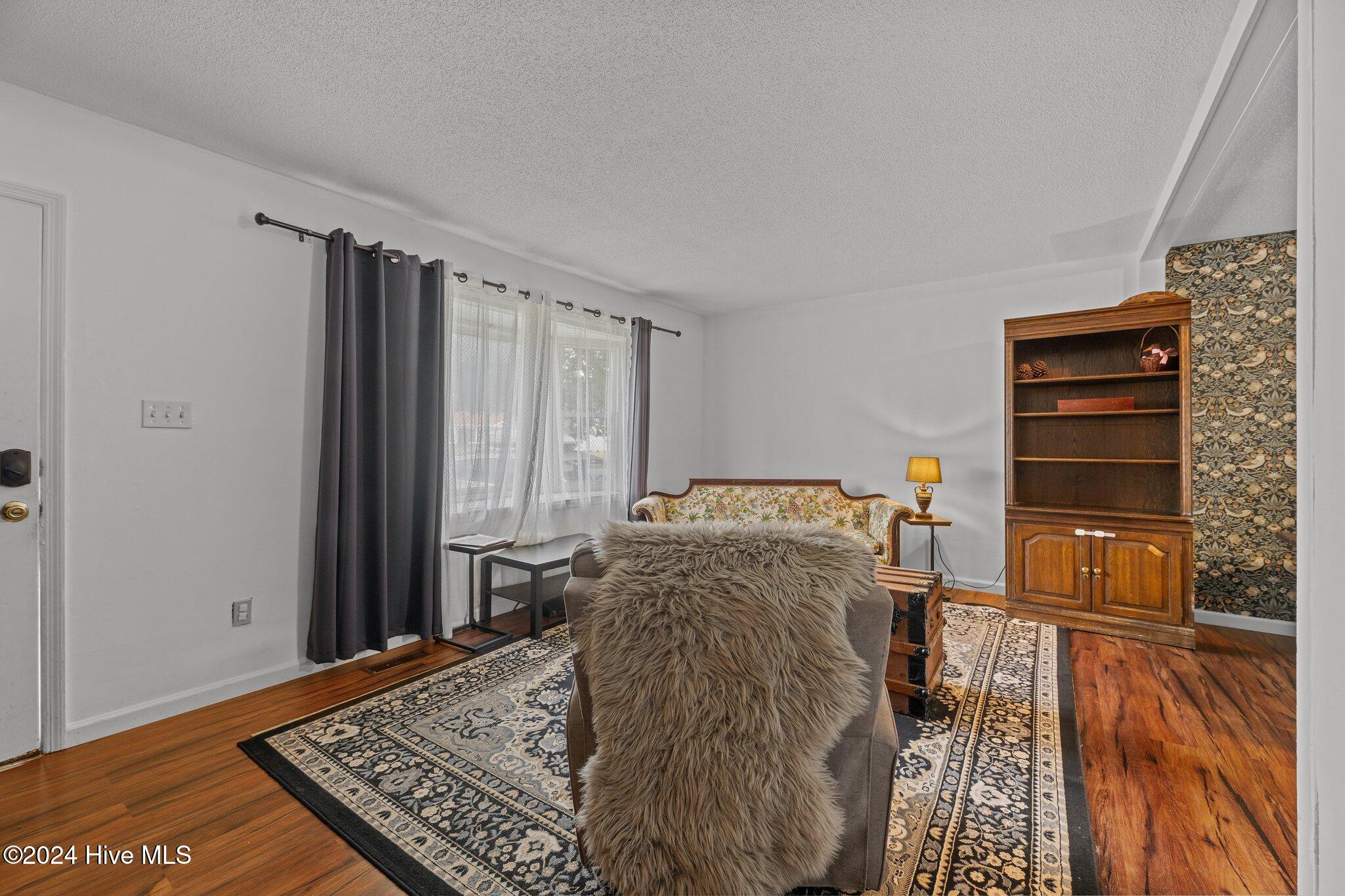2603 N Hills Drive Property Photo 13