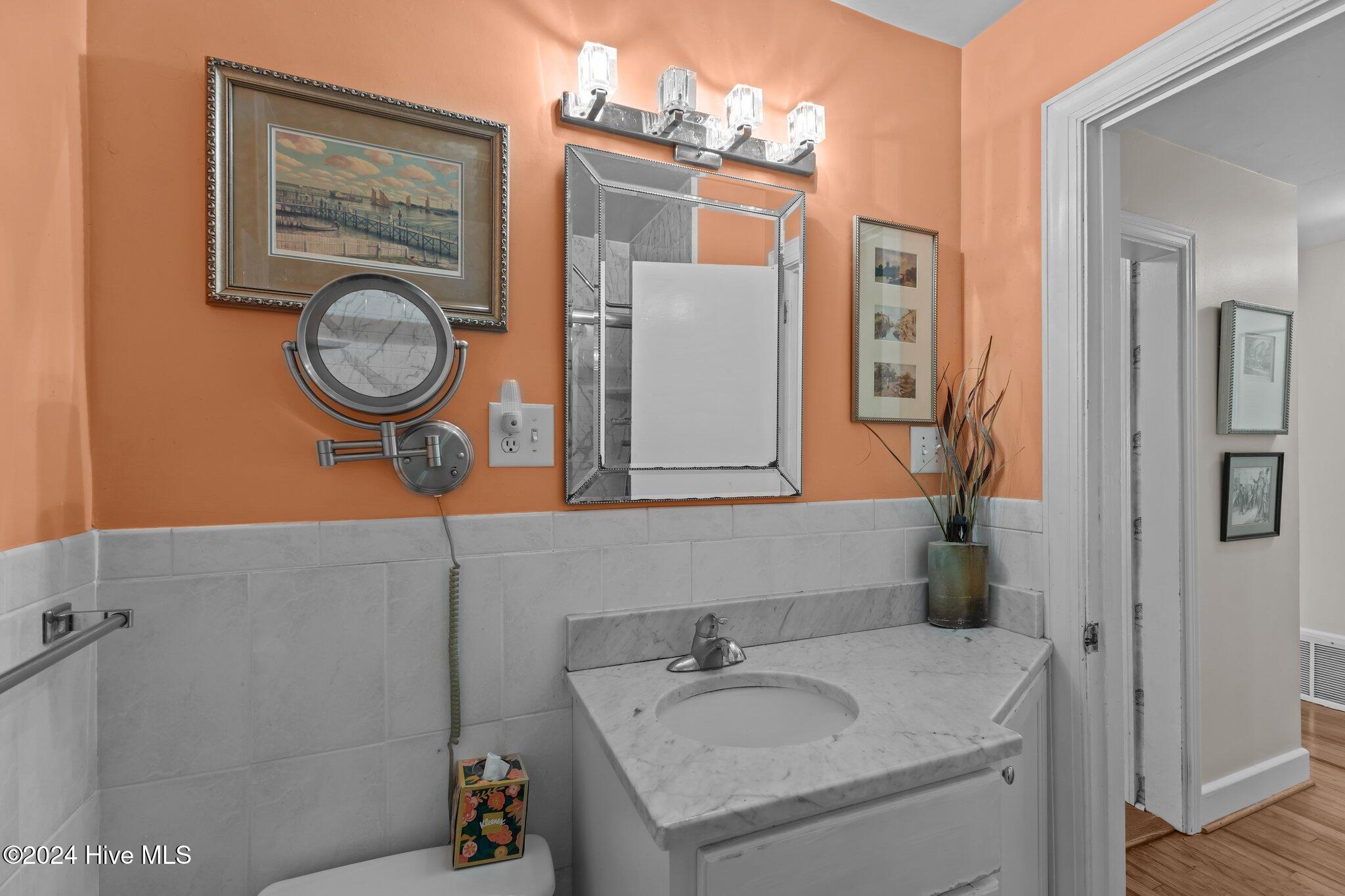 1701 Front Street Property Photo 9