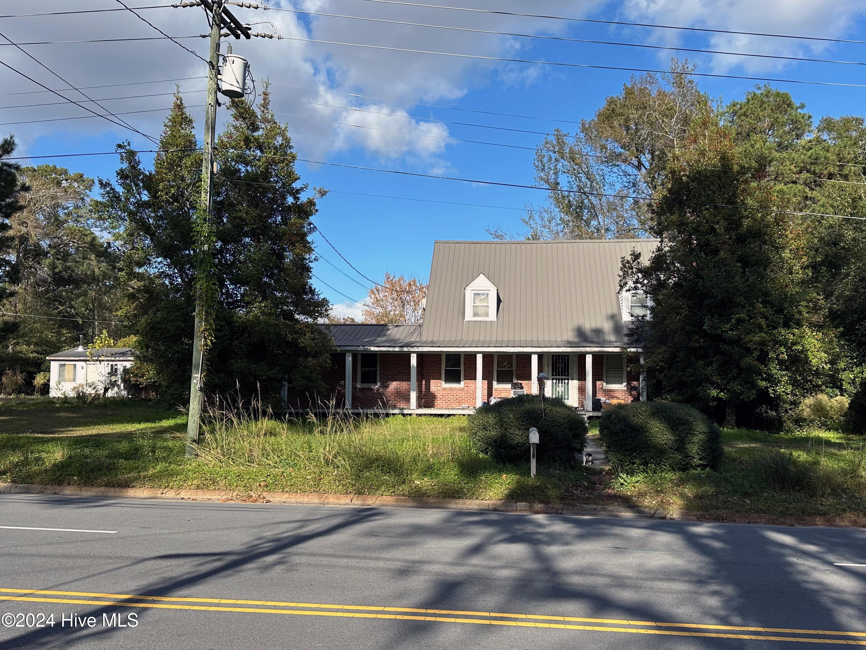 570 W Main Street Property Photo 1