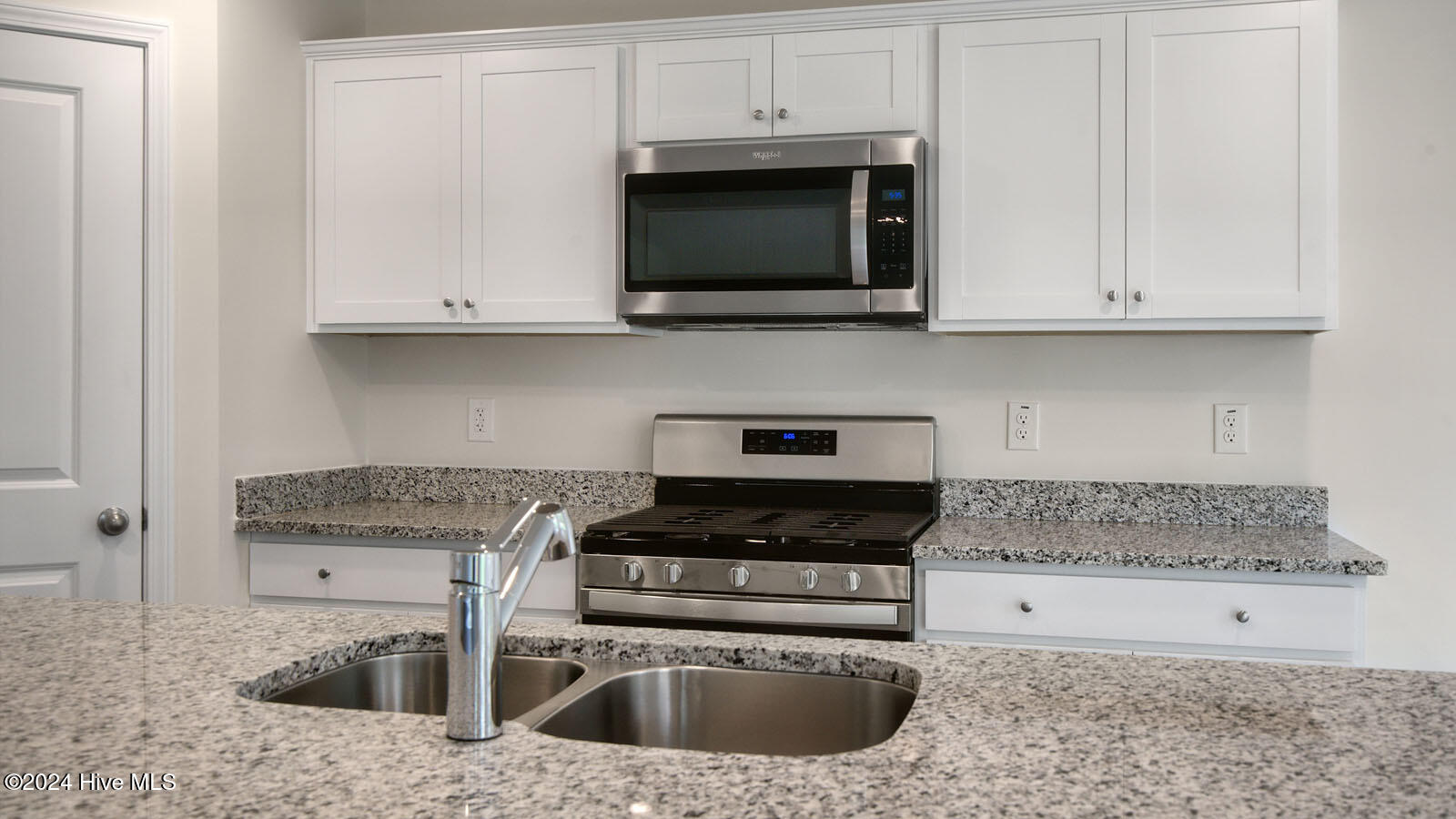 210 Bay Laurel Drive Property Photo 8