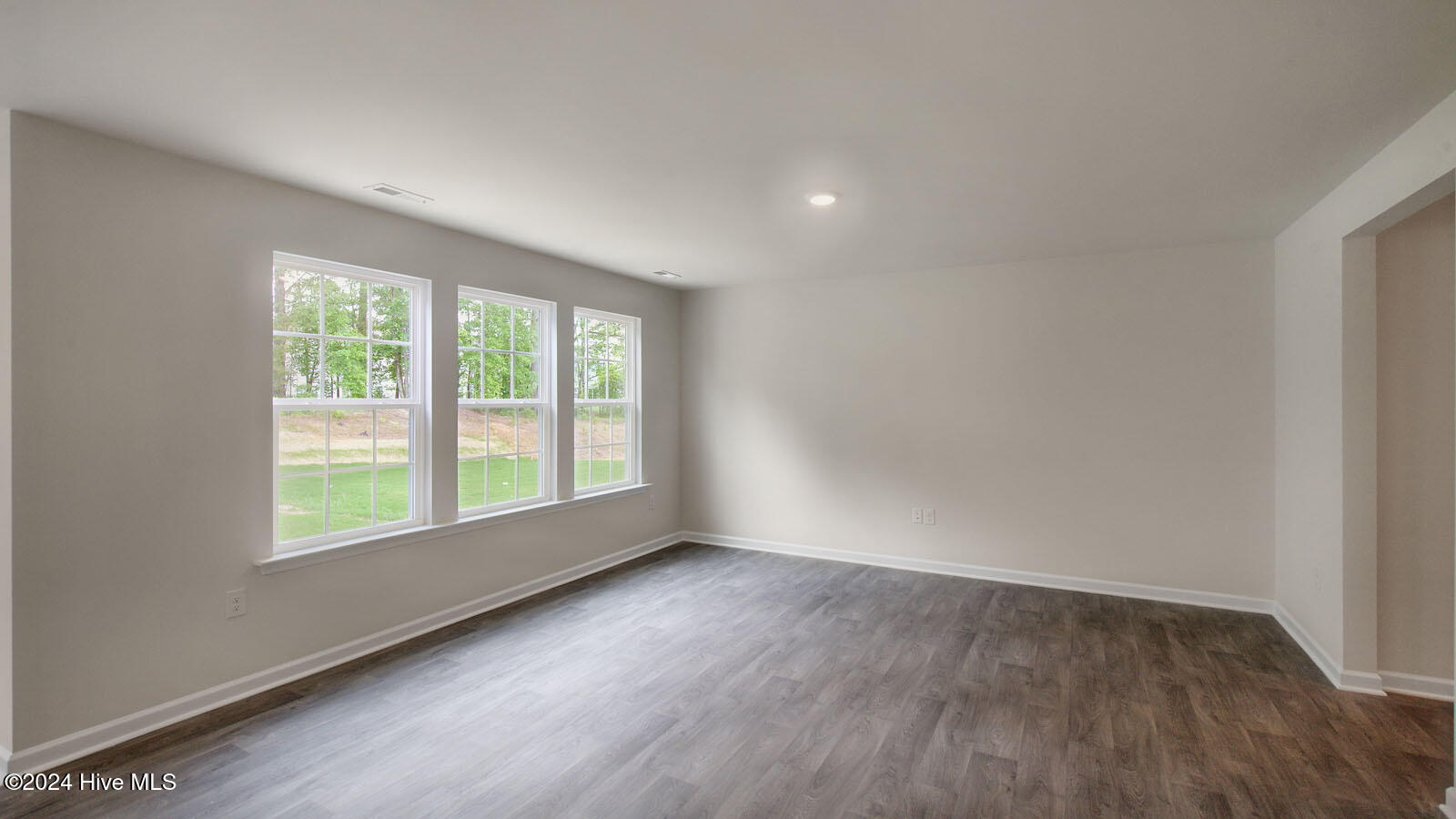 210 Bay Laurel Drive Property Photo 17