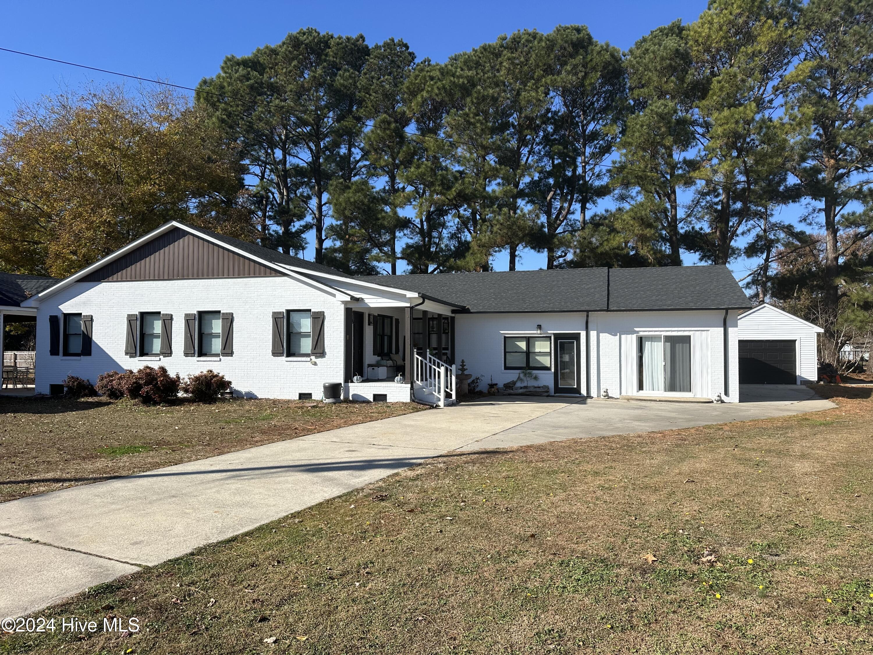 4010 Amstel Court Property Photo