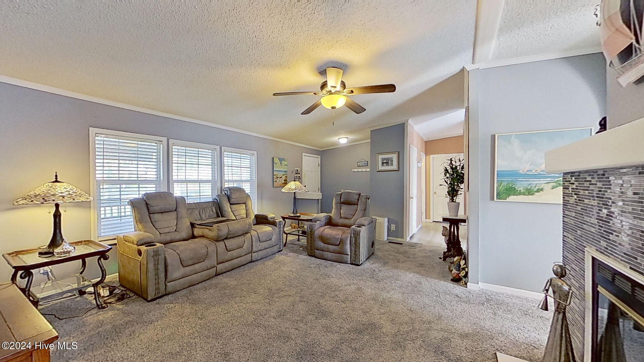 2268 W Tanglewood Drive Property Photo 5