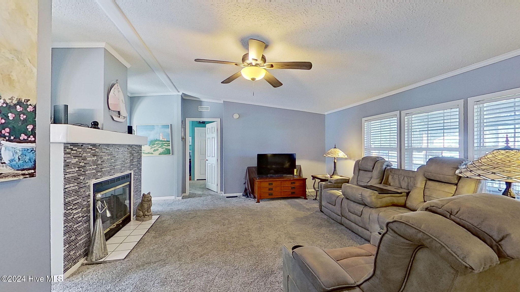 2268 W Tanglewood Drive Property Photo 6