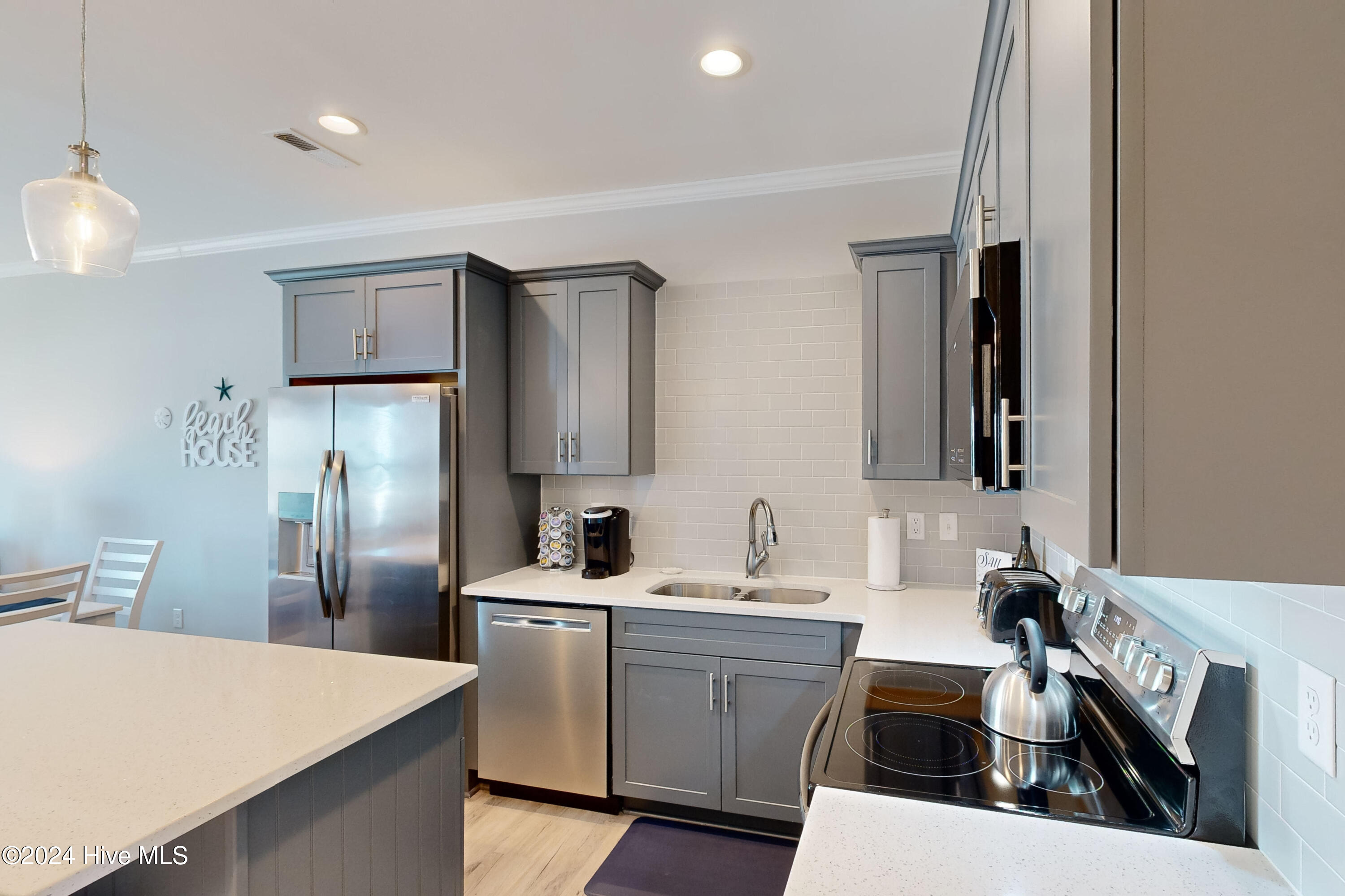 1796 New River Inlet Road Property Photo 7