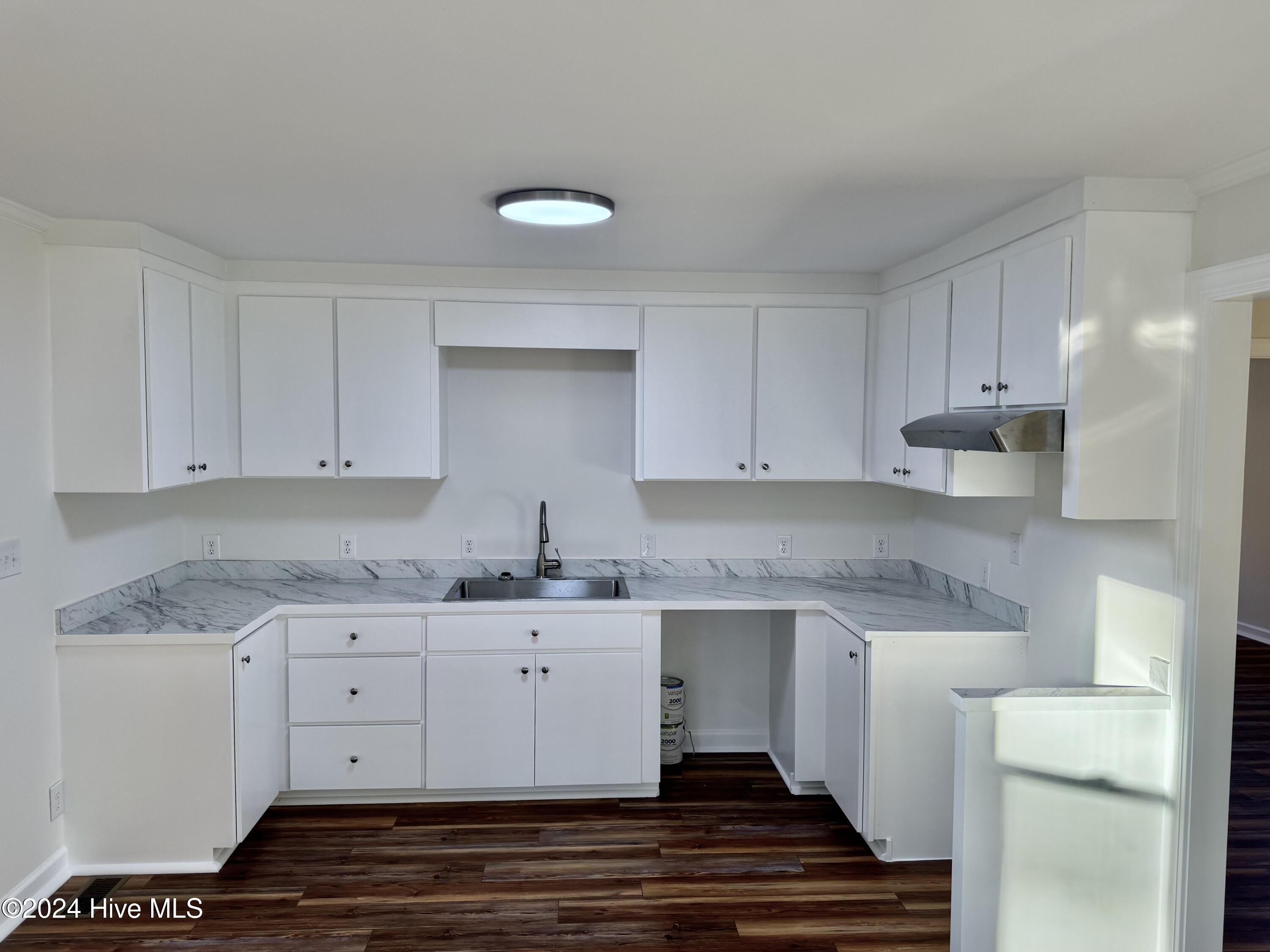 2443 Creekside Road Property Photo 4
