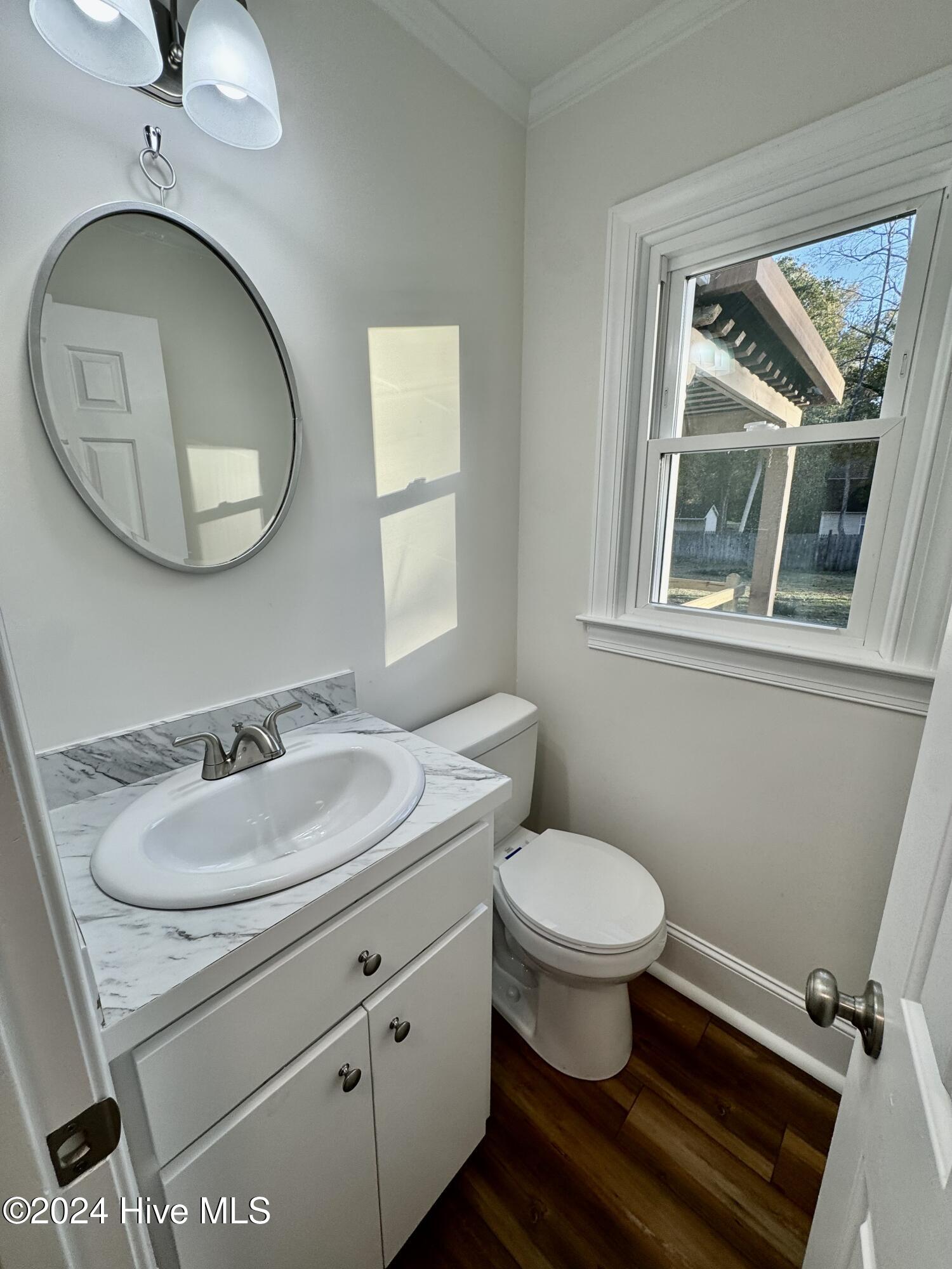 2443 Creekside Road Property Photo 8