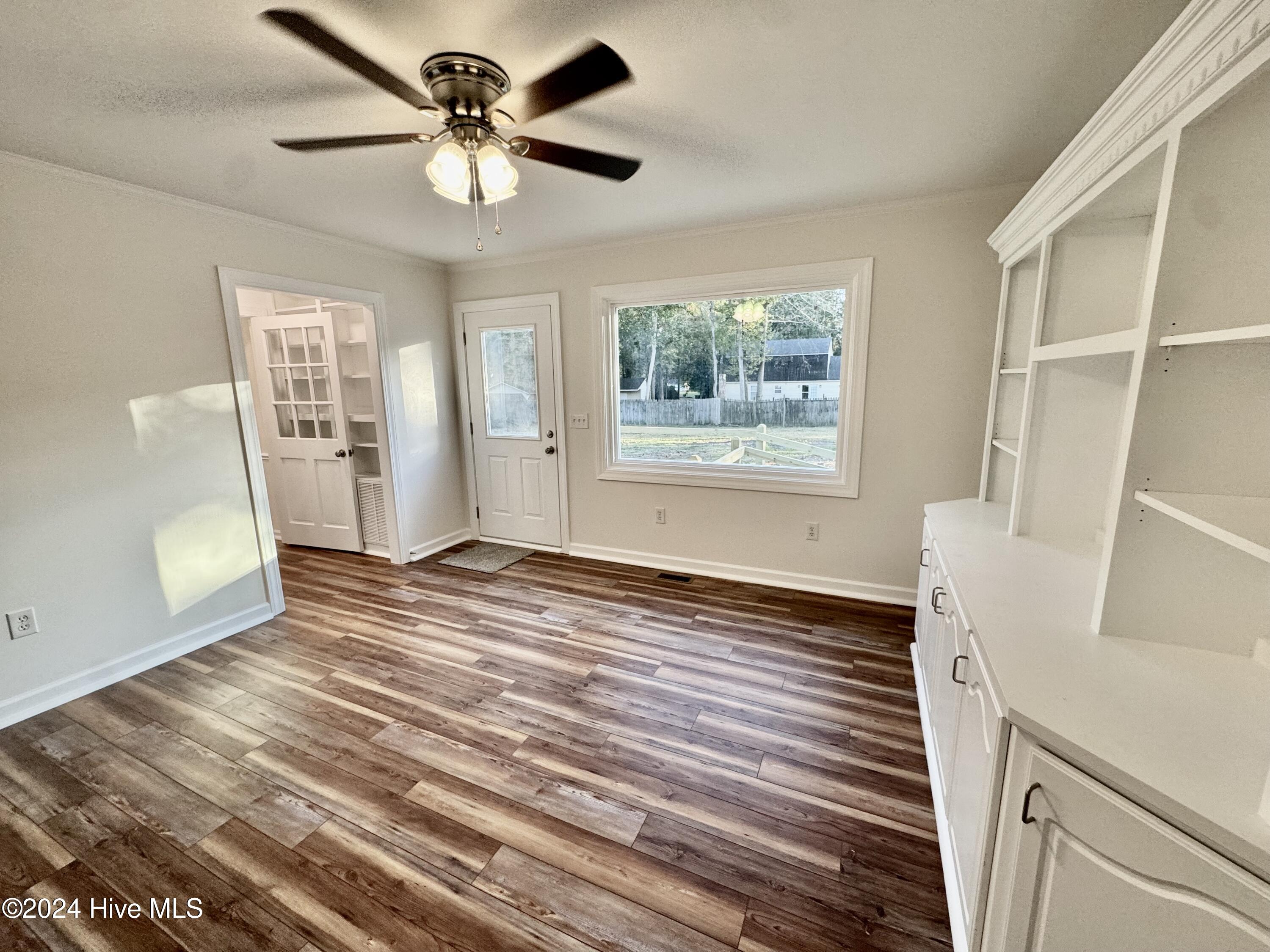 2443 Creekside Road Property Photo 11