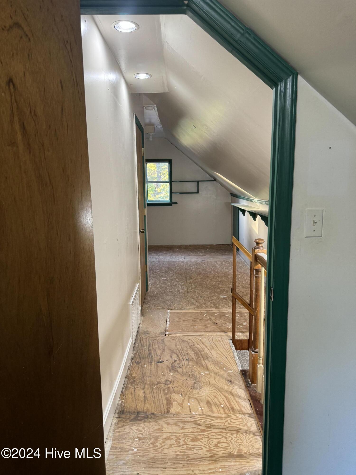 2443 Creekside Road Property Photo 34