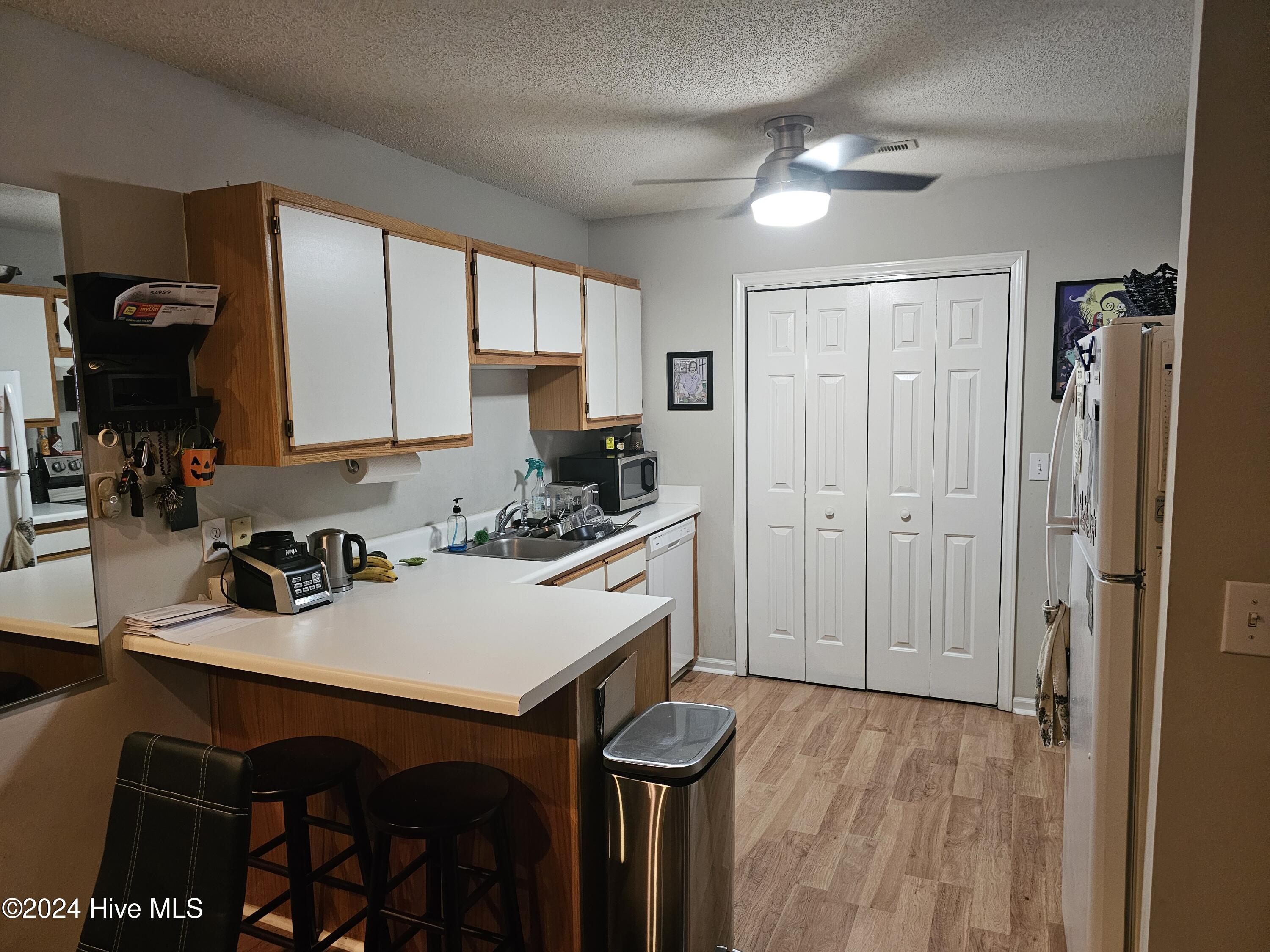 113 Breezewood Drive H Property Photo 3